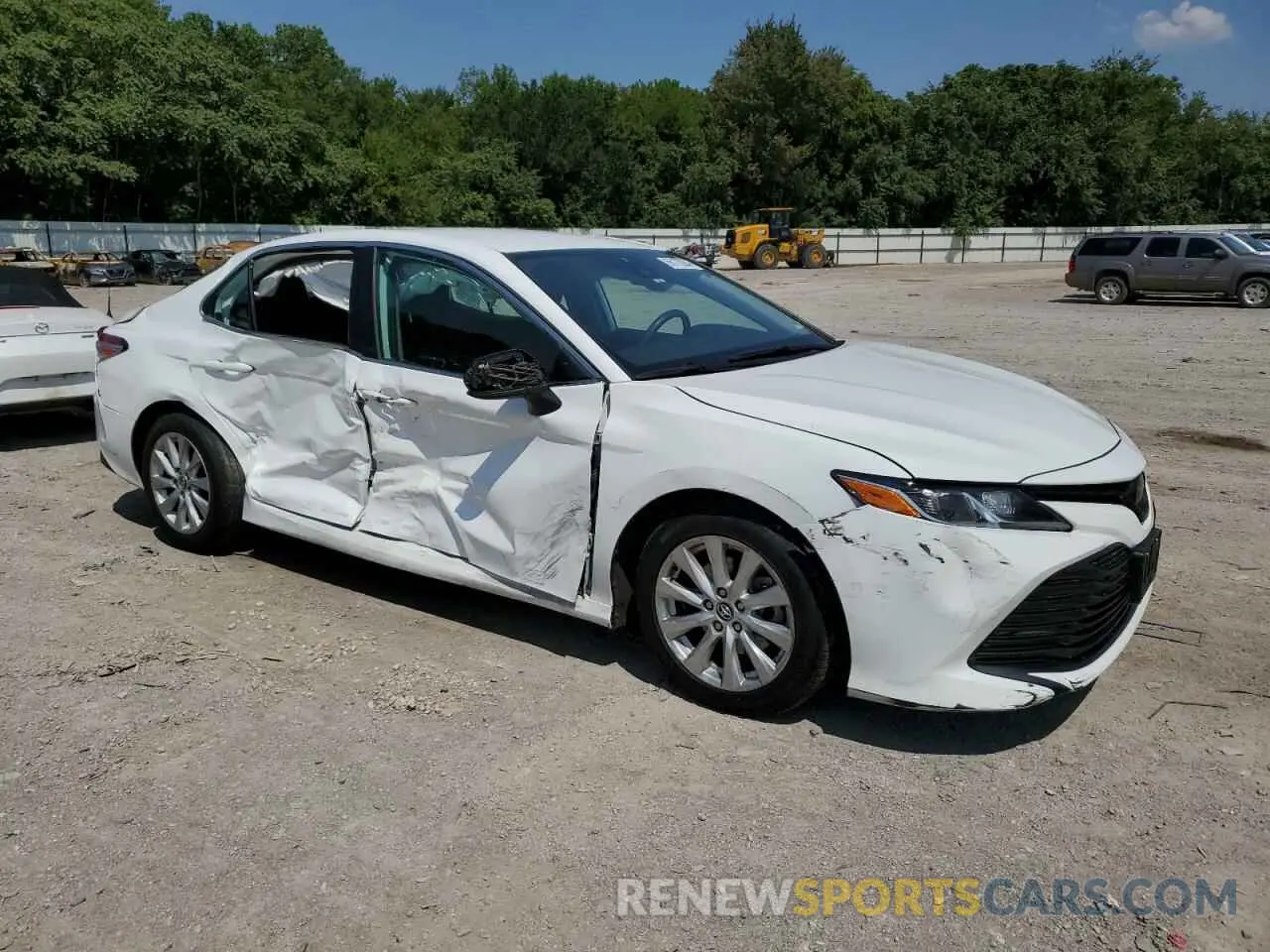 4 Photograph of a damaged car 4T1C11AK6LU346918 TOYOTA CAMRY 2020