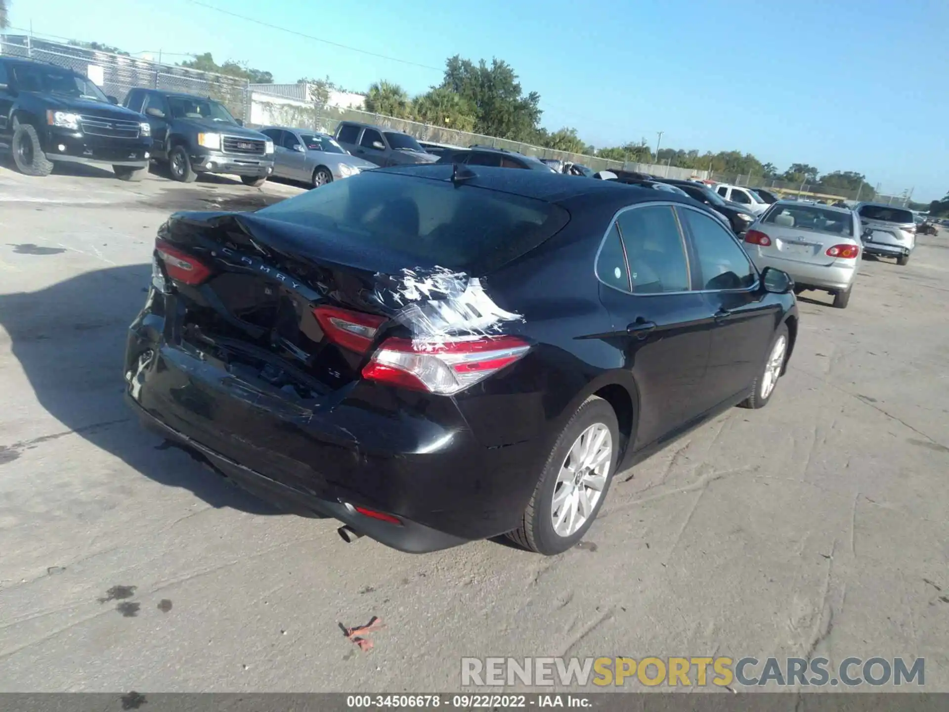 4 Photograph of a damaged car 4T1C11AK6LU351276 TOYOTA CAMRY 2020