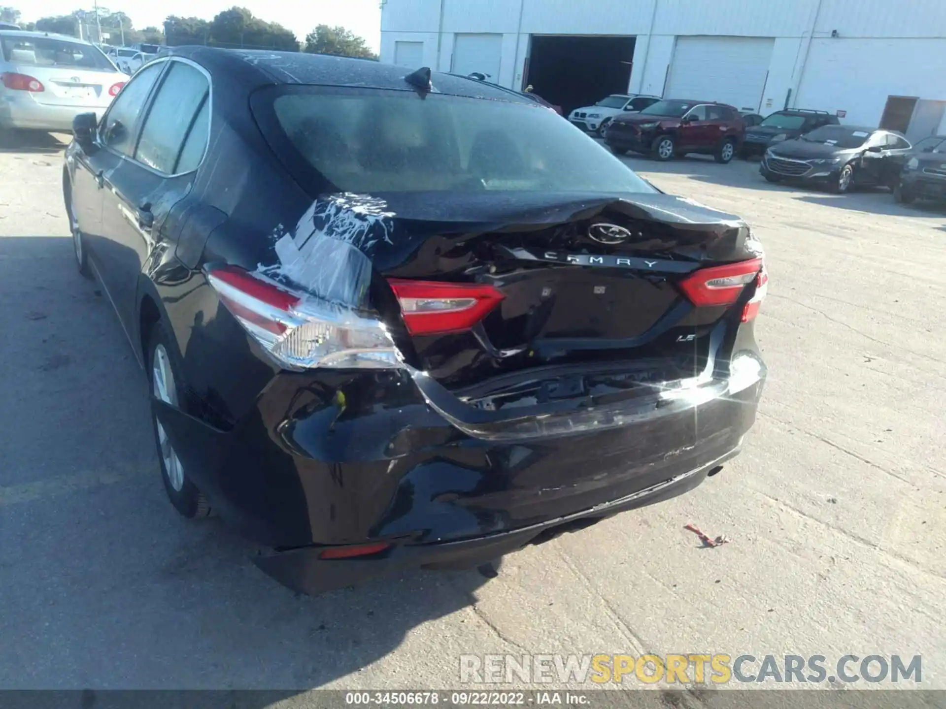 6 Photograph of a damaged car 4T1C11AK6LU351276 TOYOTA CAMRY 2020