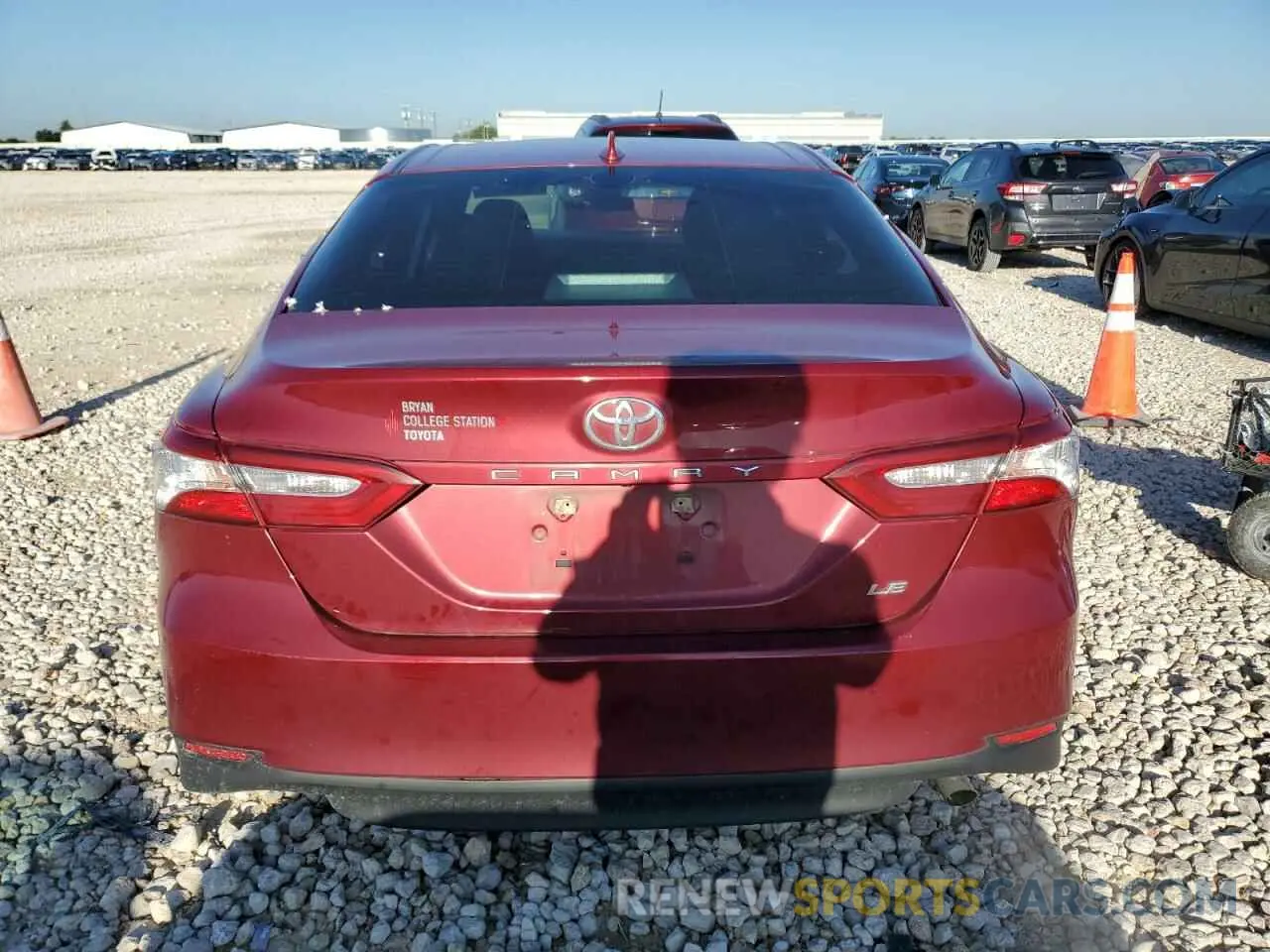 6 Photograph of a damaged car 4T1C11AK6LU353223 TOYOTA CAMRY 2020