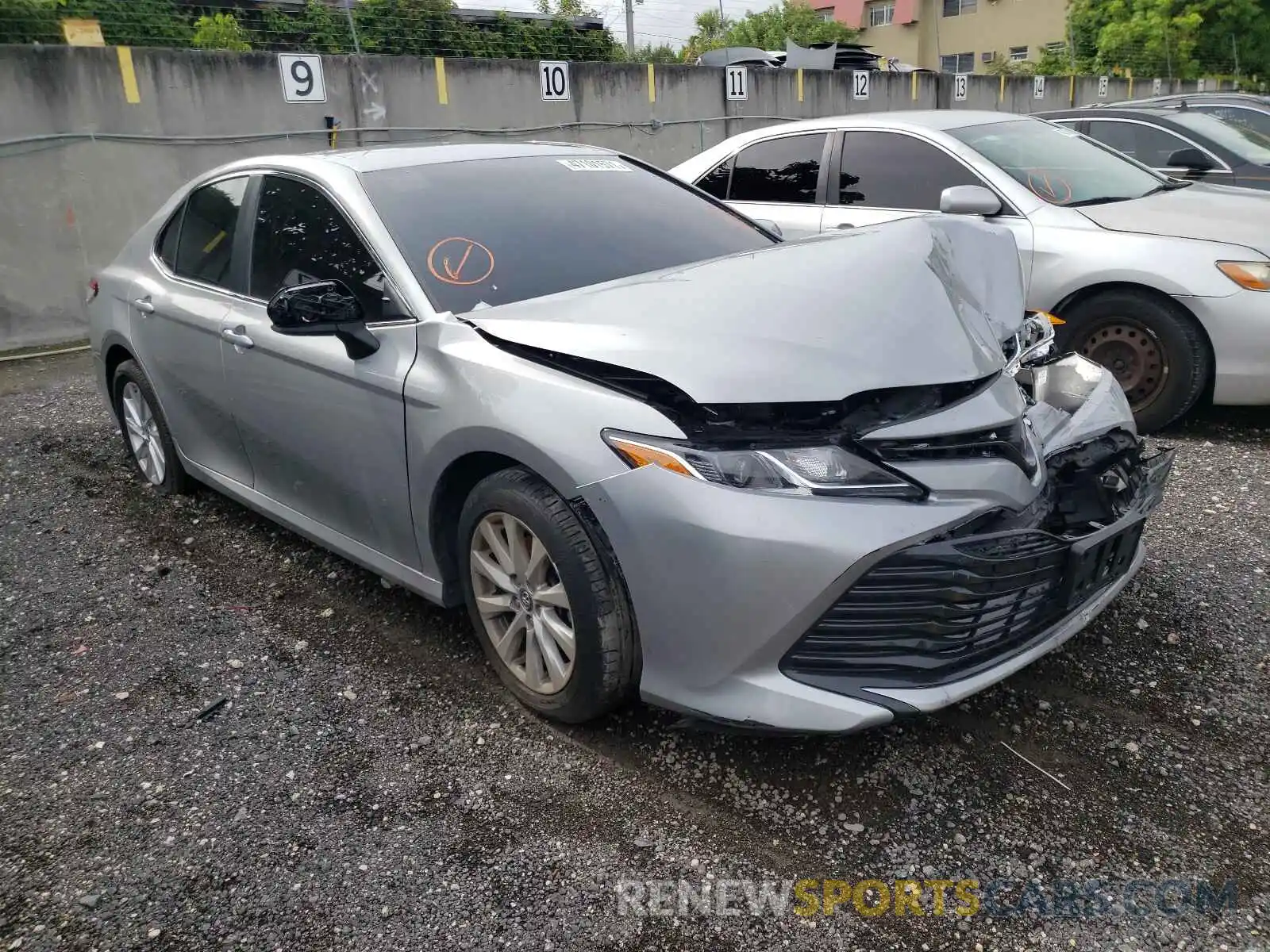 1 Photograph of a damaged car 4T1C11AK6LU355134 TOYOTA CAMRY 2020