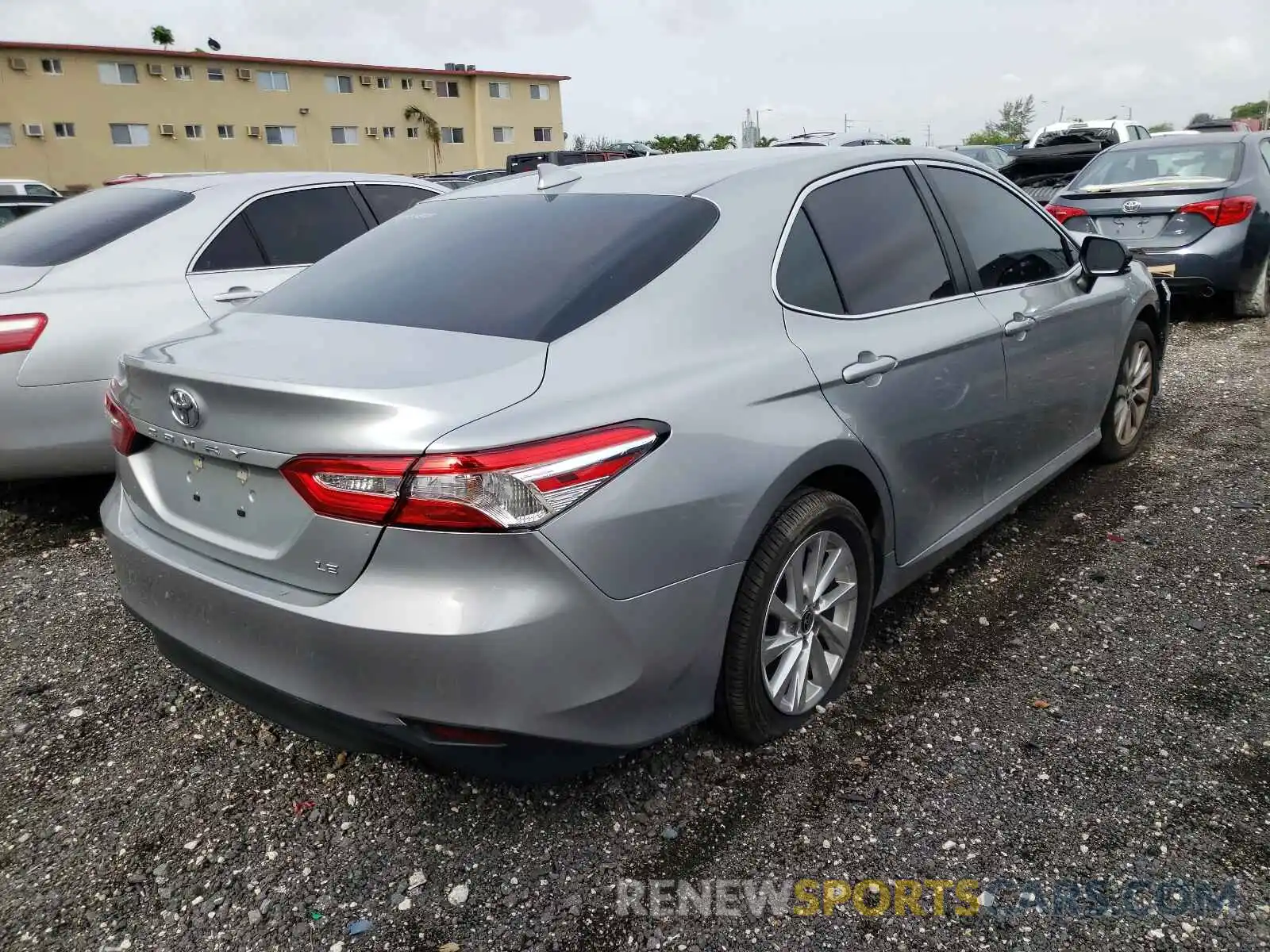 4 Photograph of a damaged car 4T1C11AK6LU355134 TOYOTA CAMRY 2020