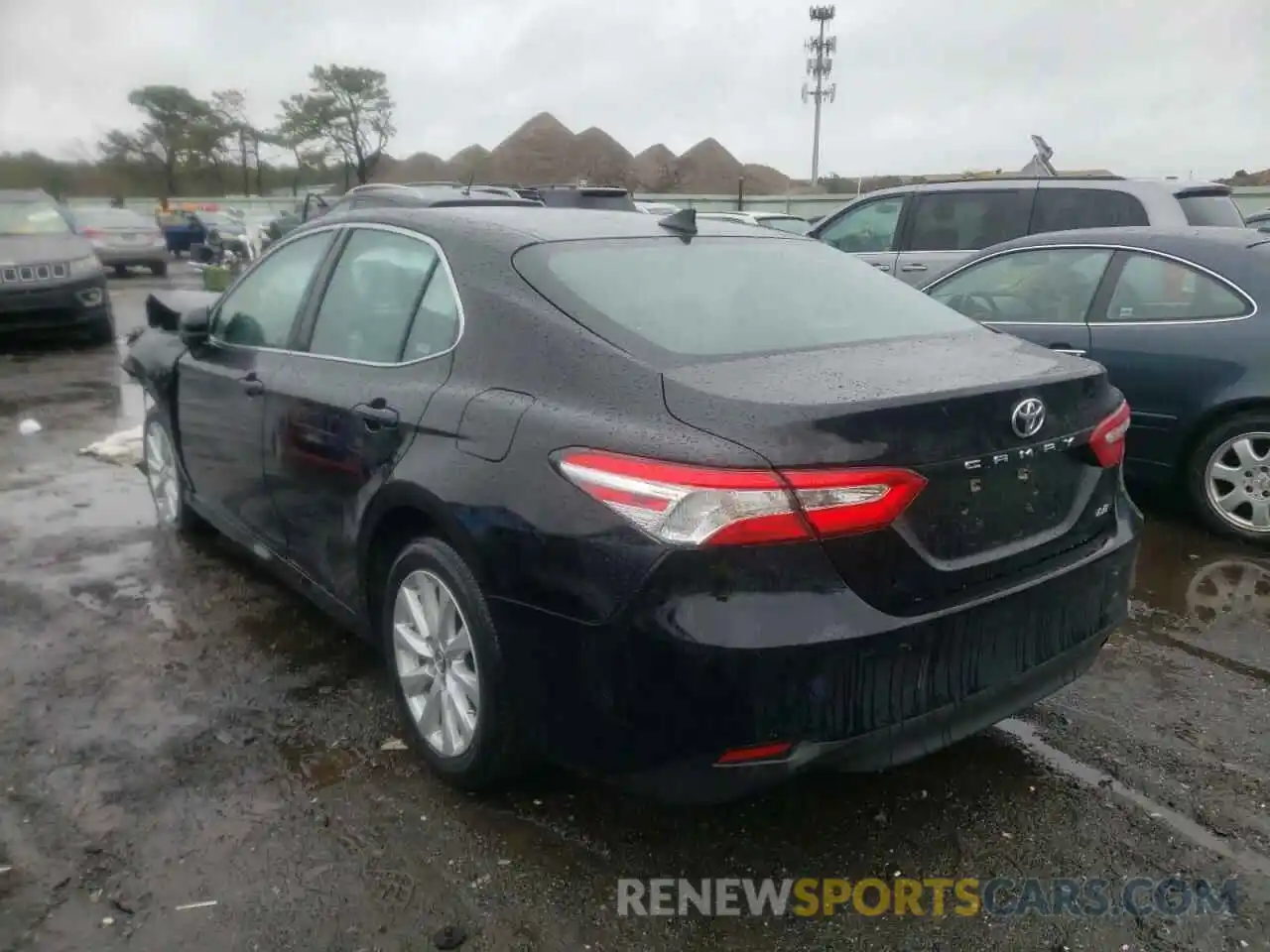 3 Photograph of a damaged car 4T1C11AK6LU356543 TOYOTA CAMRY 2020