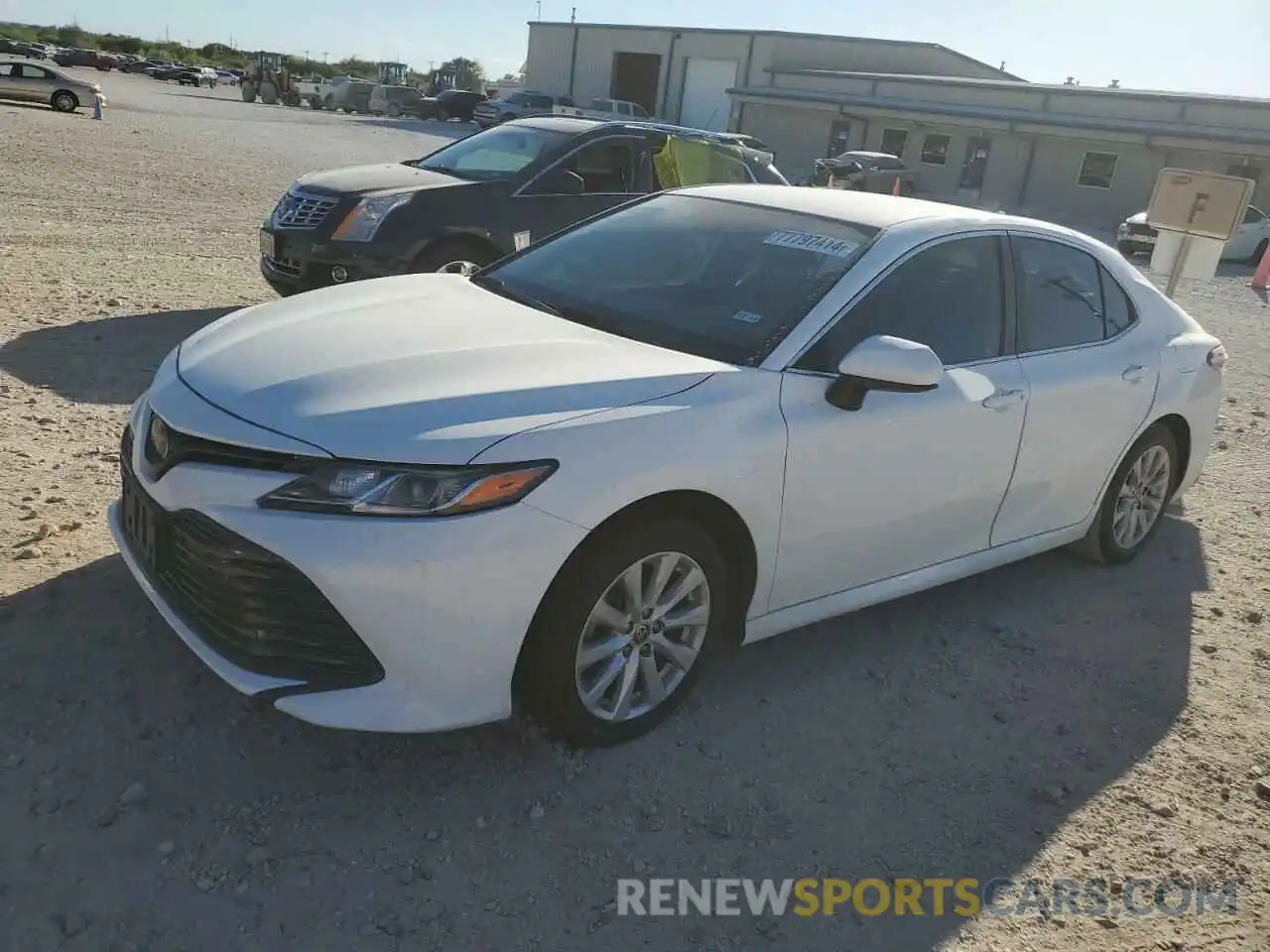 1 Photograph of a damaged car 4T1C11AK6LU370815 TOYOTA CAMRY 2020