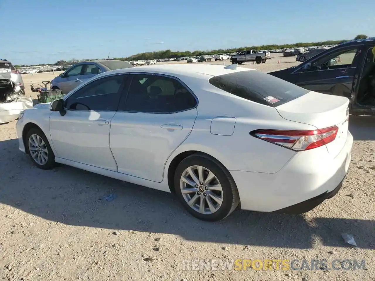 2 Photograph of a damaged car 4T1C11AK6LU370815 TOYOTA CAMRY 2020