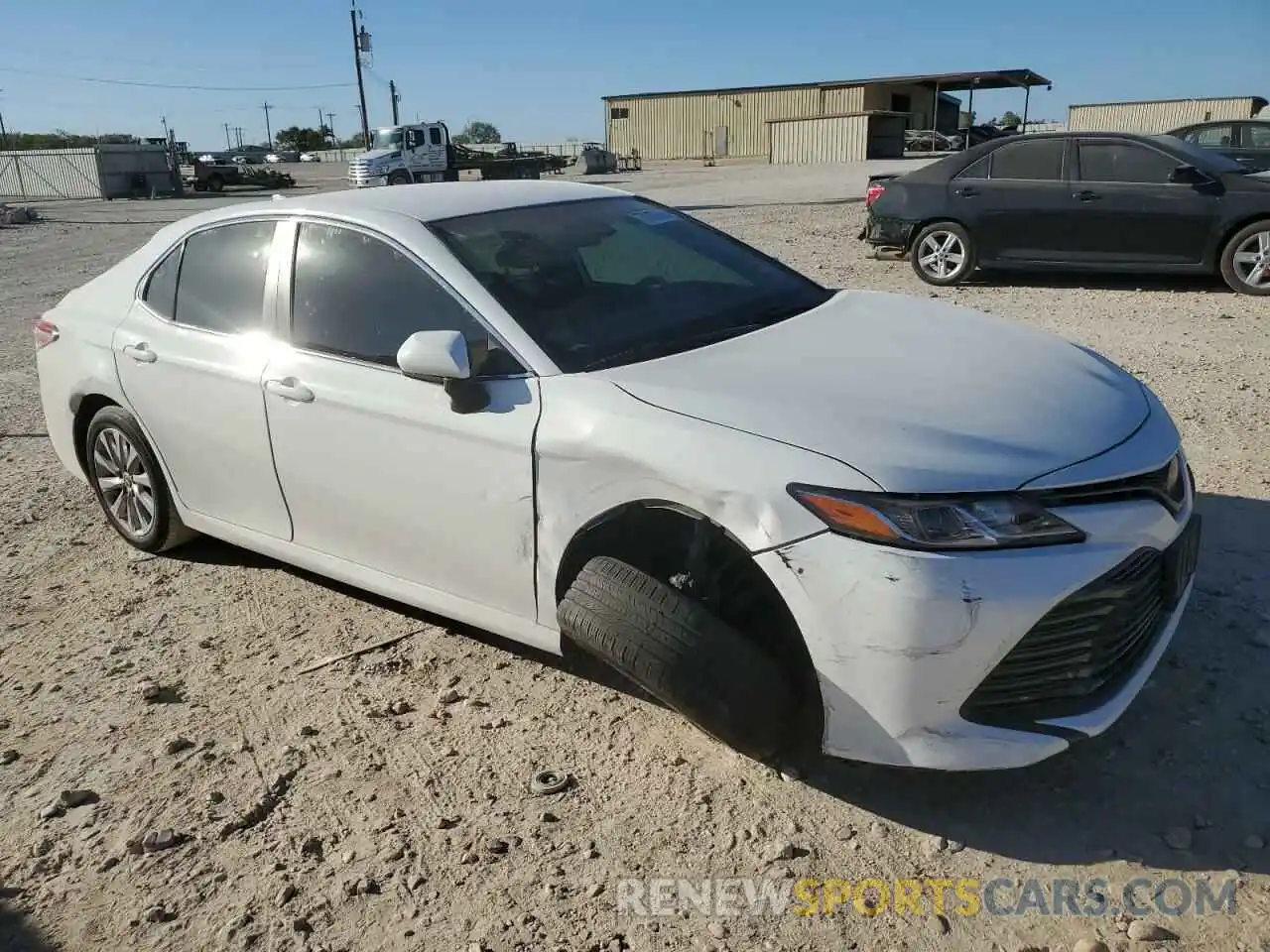 4 Photograph of a damaged car 4T1C11AK6LU370815 TOYOTA CAMRY 2020