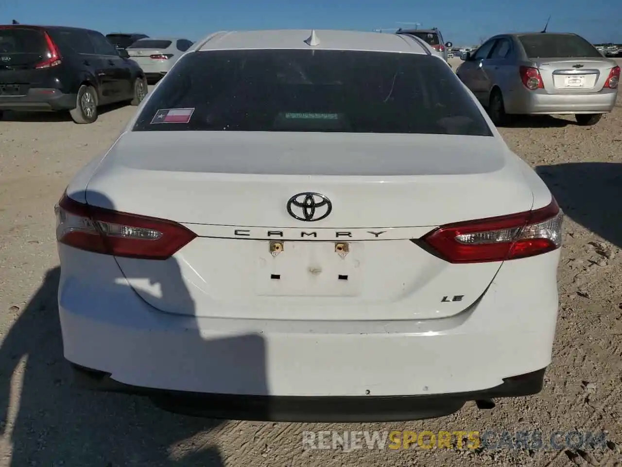 6 Photograph of a damaged car 4T1C11AK6LU370815 TOYOTA CAMRY 2020