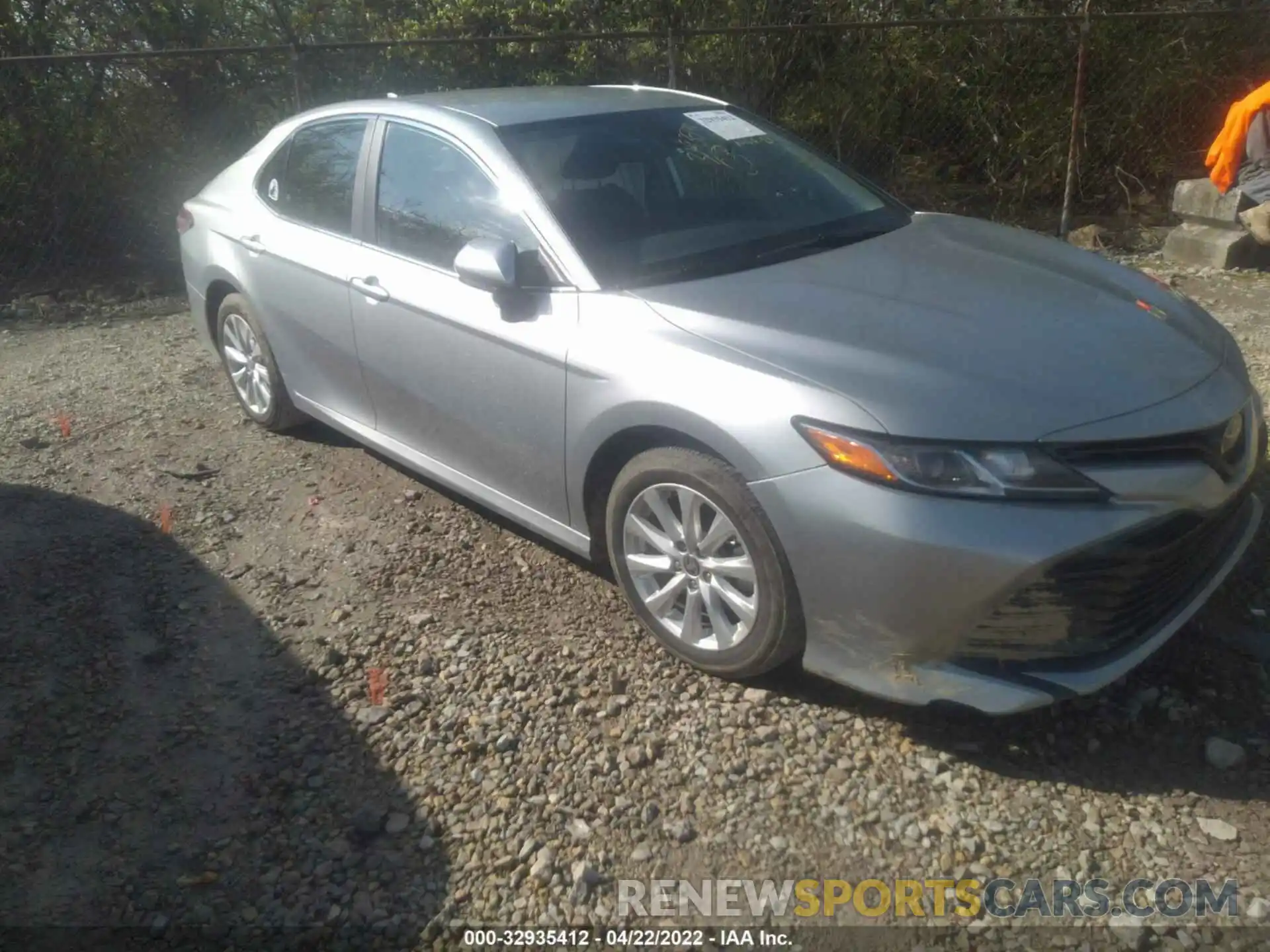 1 Photograph of a damaged car 4T1C11AK6LU395553 TOYOTA CAMRY 2020