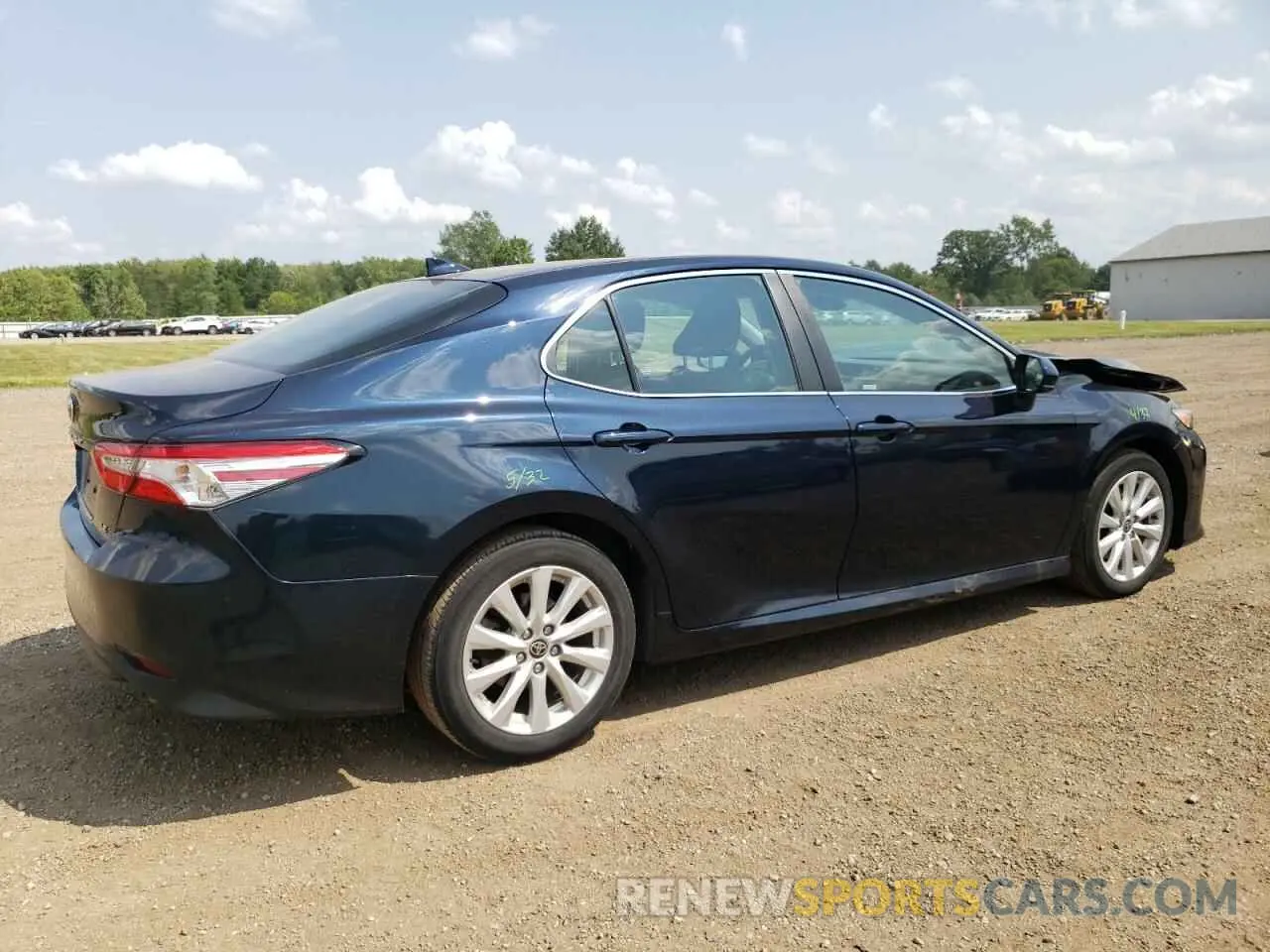 3 Photograph of a damaged car 4T1C11AK6LU501497 TOYOTA CAMRY 2020