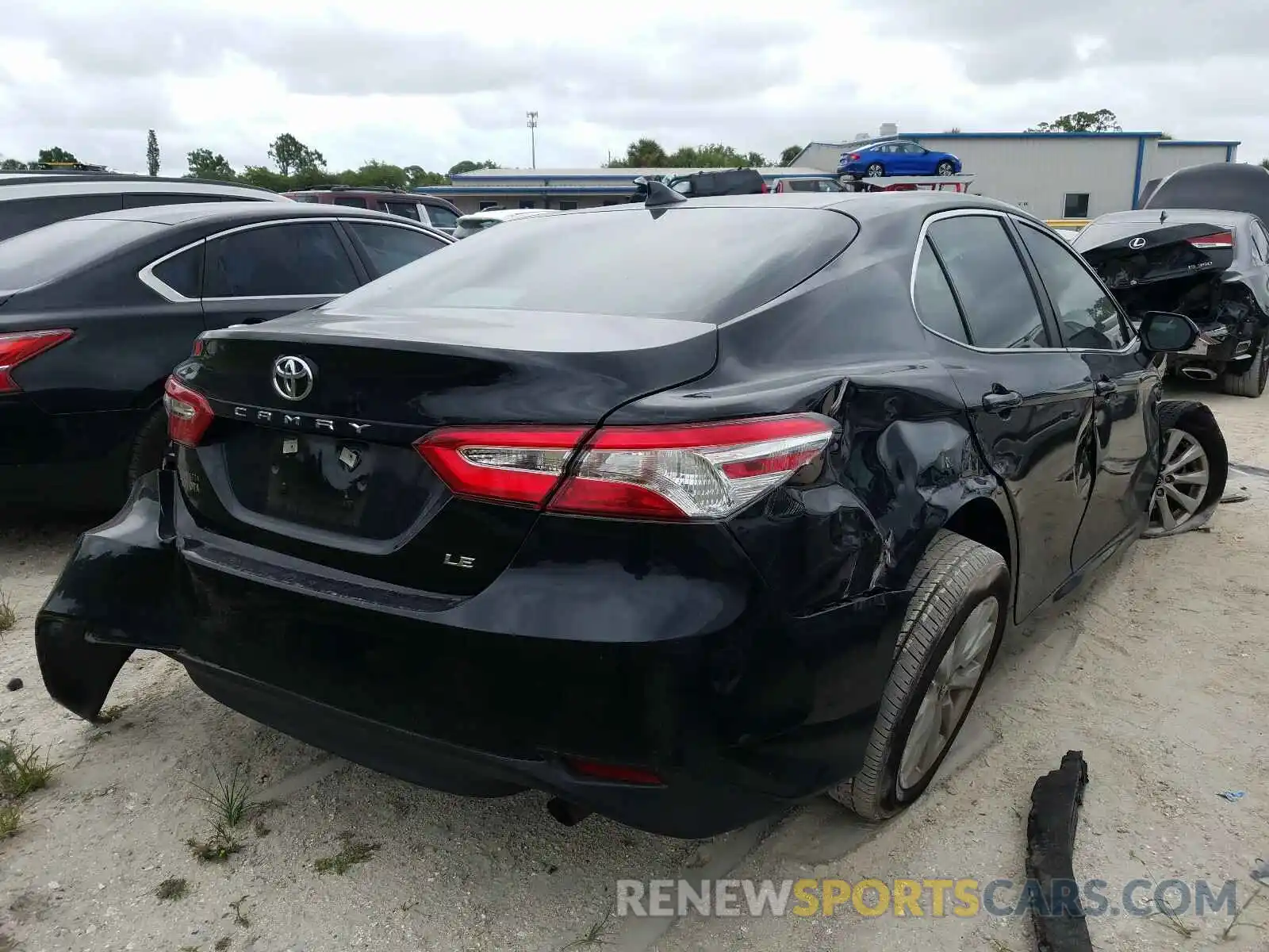 4 Photograph of a damaged car 4T1C11AK6LU867881 TOYOTA CAMRY 2020