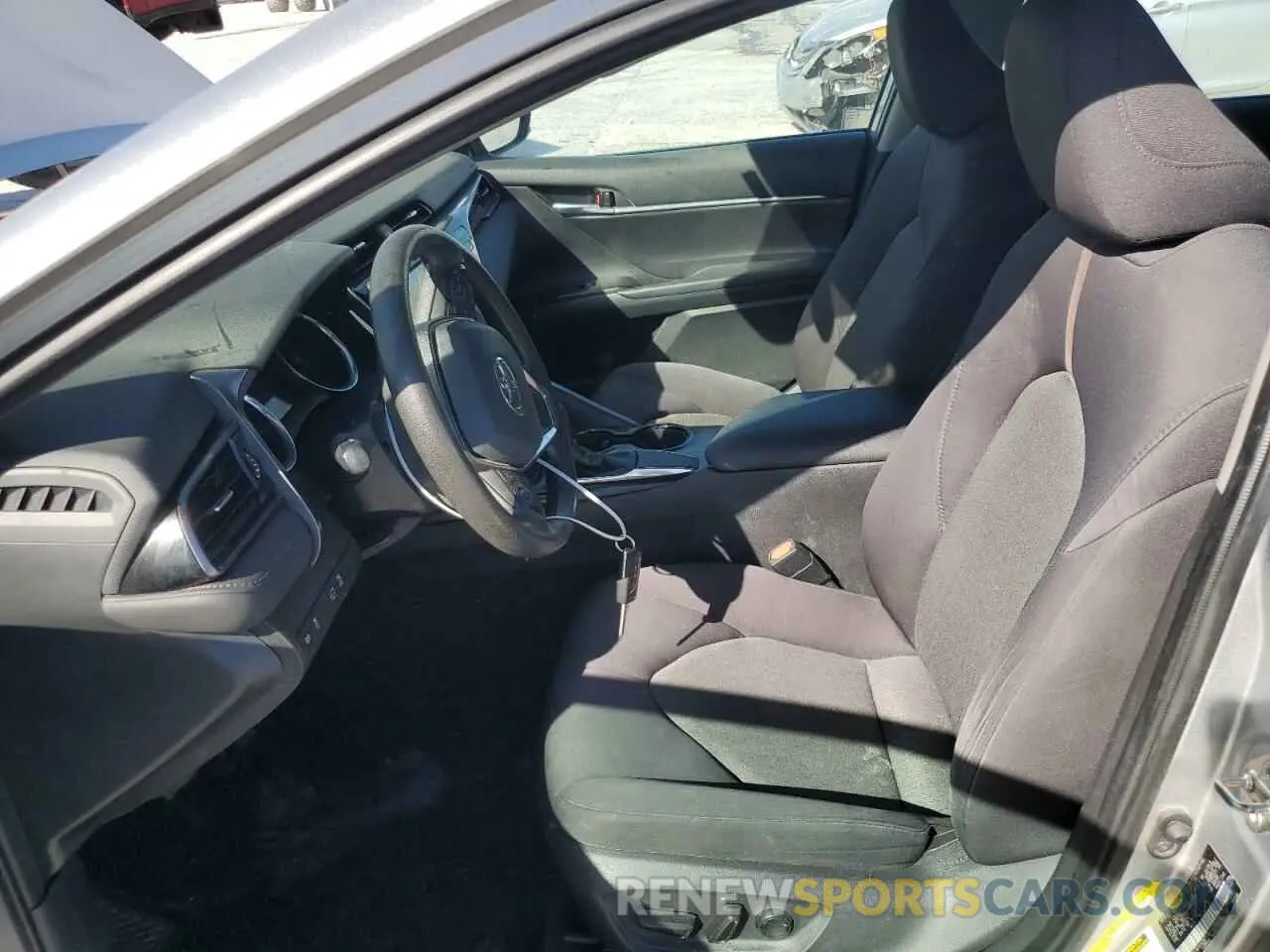 7 Photograph of a damaged car 4T1C11AK6LU872319 TOYOTA CAMRY 2020