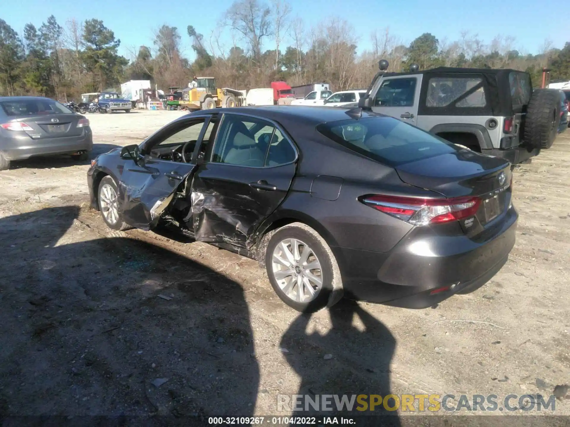 3 Photograph of a damaged car 4T1C11AK6LU873583 TOYOTA CAMRY 2020