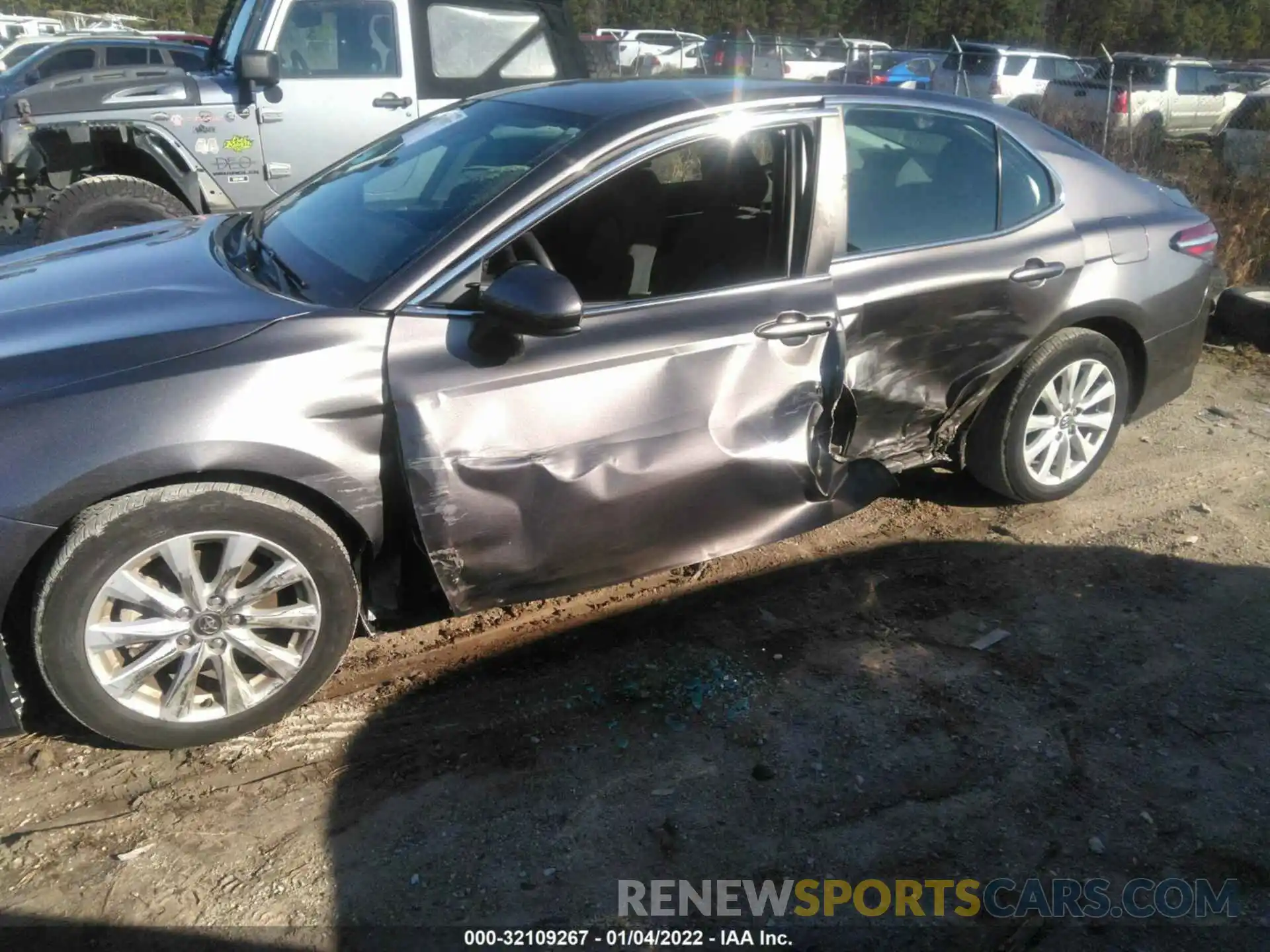 6 Photograph of a damaged car 4T1C11AK6LU873583 TOYOTA CAMRY 2020