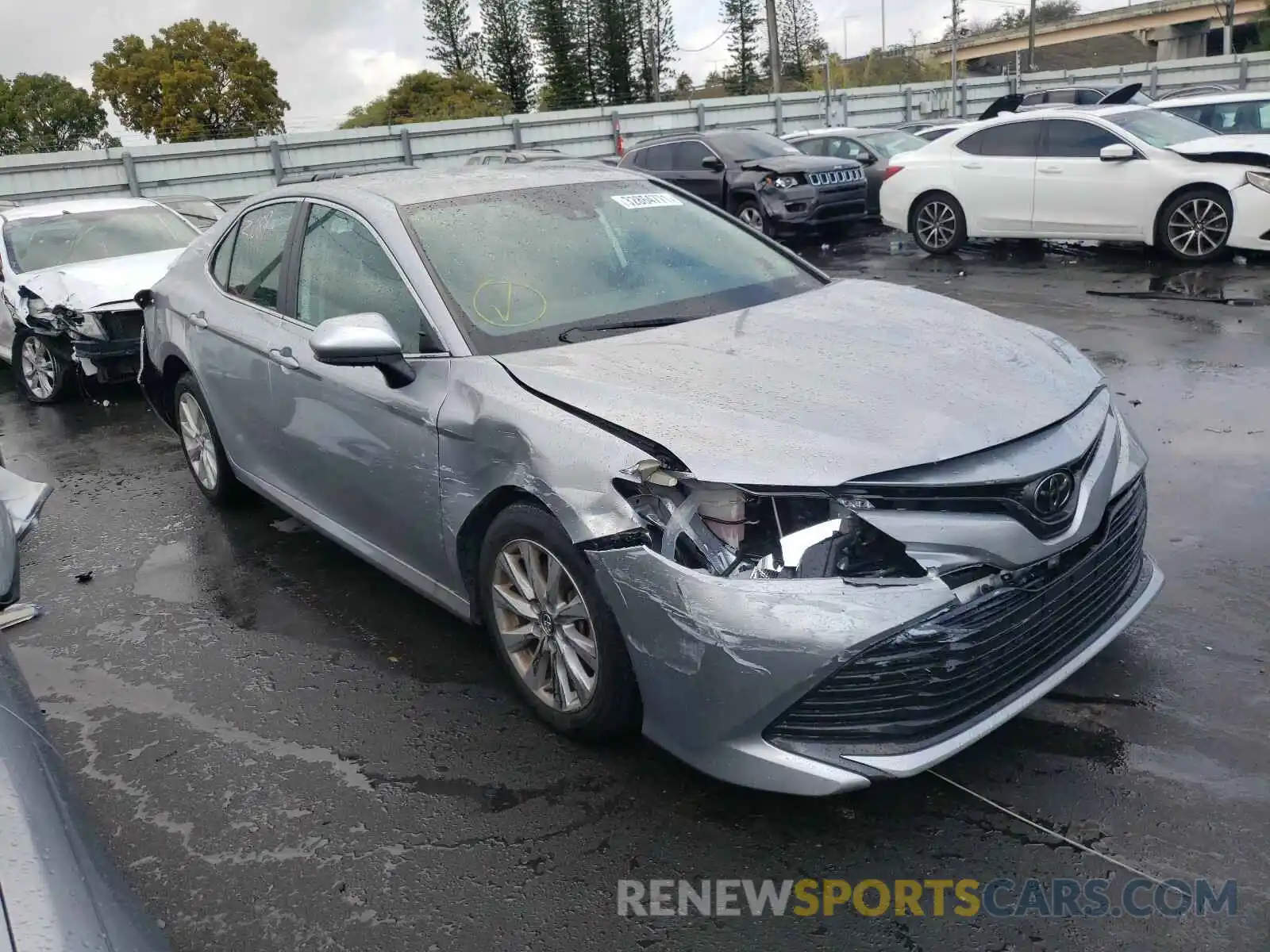 1 Photograph of a damaged car 4T1C11AK6LU880291 TOYOTA CAMRY 2020