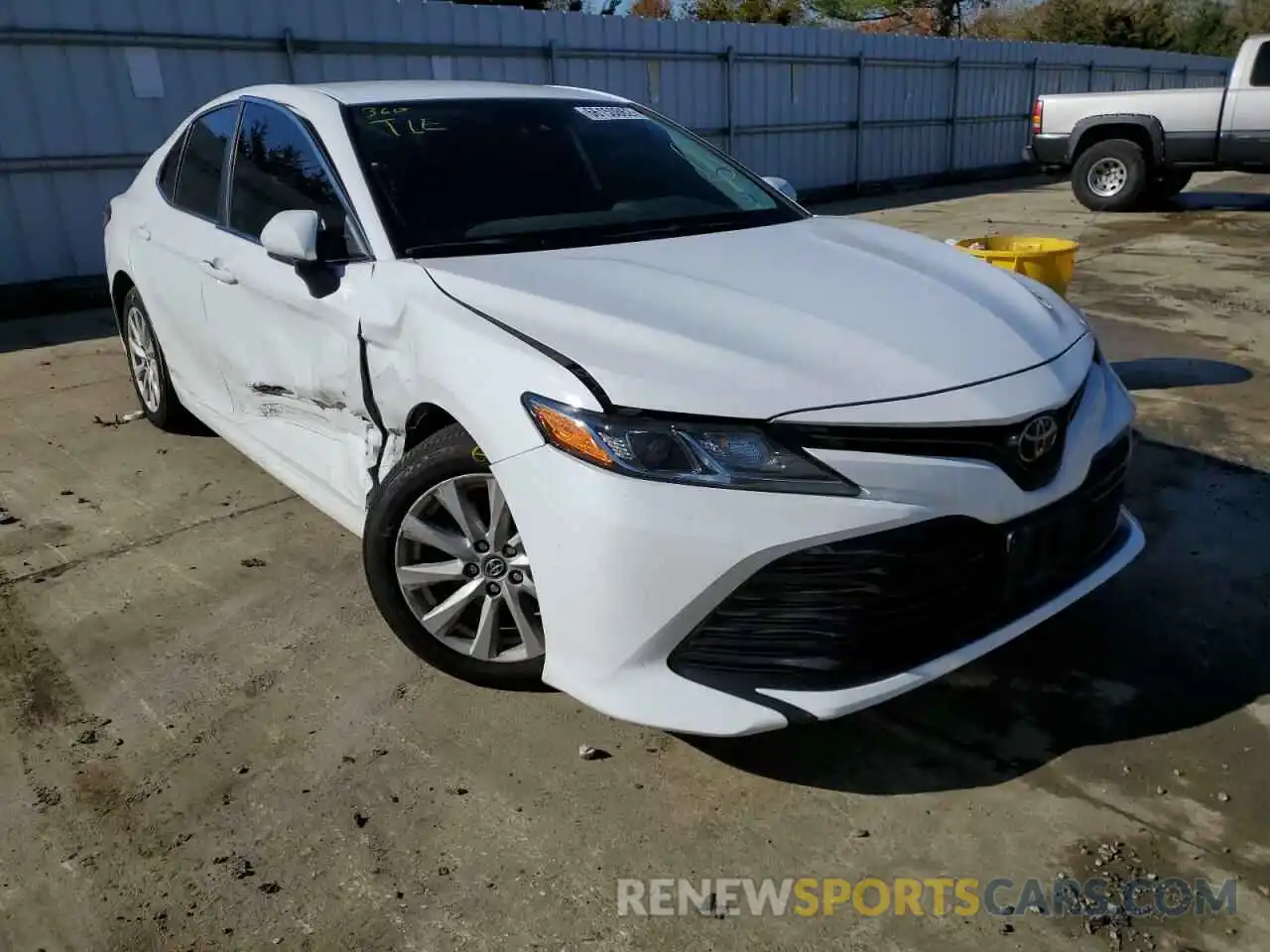 1 Photograph of a damaged car 4T1C11AK6LU885944 TOYOTA CAMRY 2020