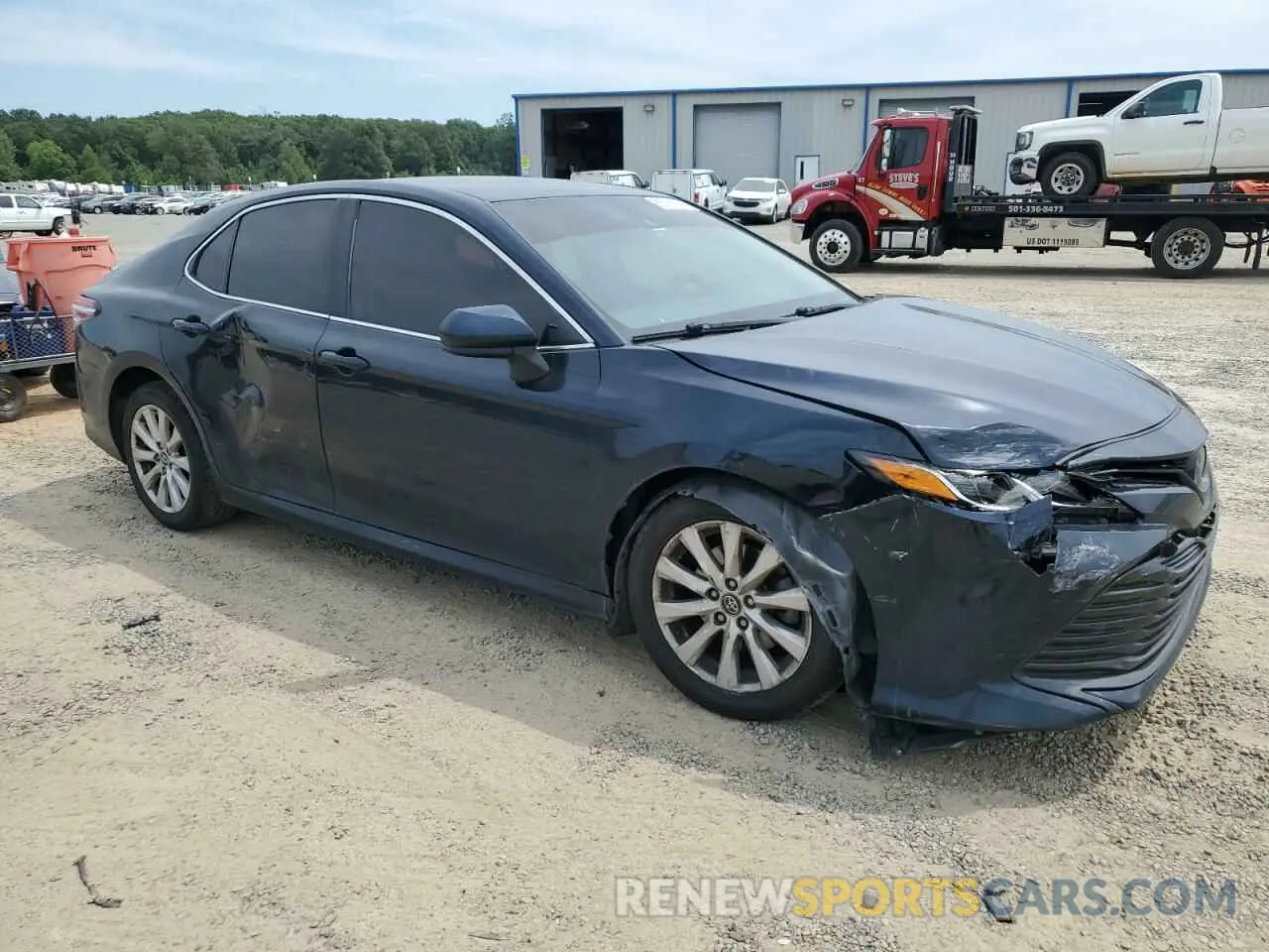 4 Photograph of a damaged car 4T1C11AK6LU886009 TOYOTA CAMRY 2020