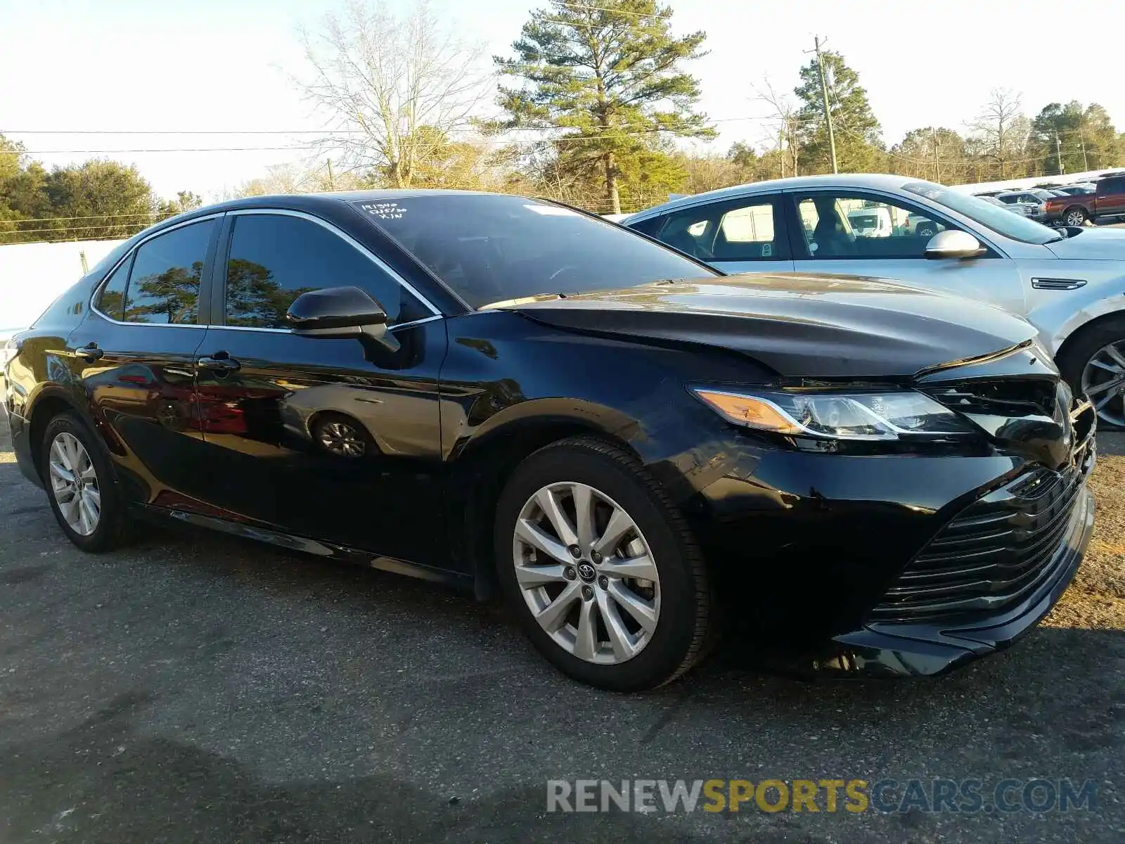 1 Photograph of a damaged car 4T1C11AK6LU886785 TOYOTA CAMRY 2020