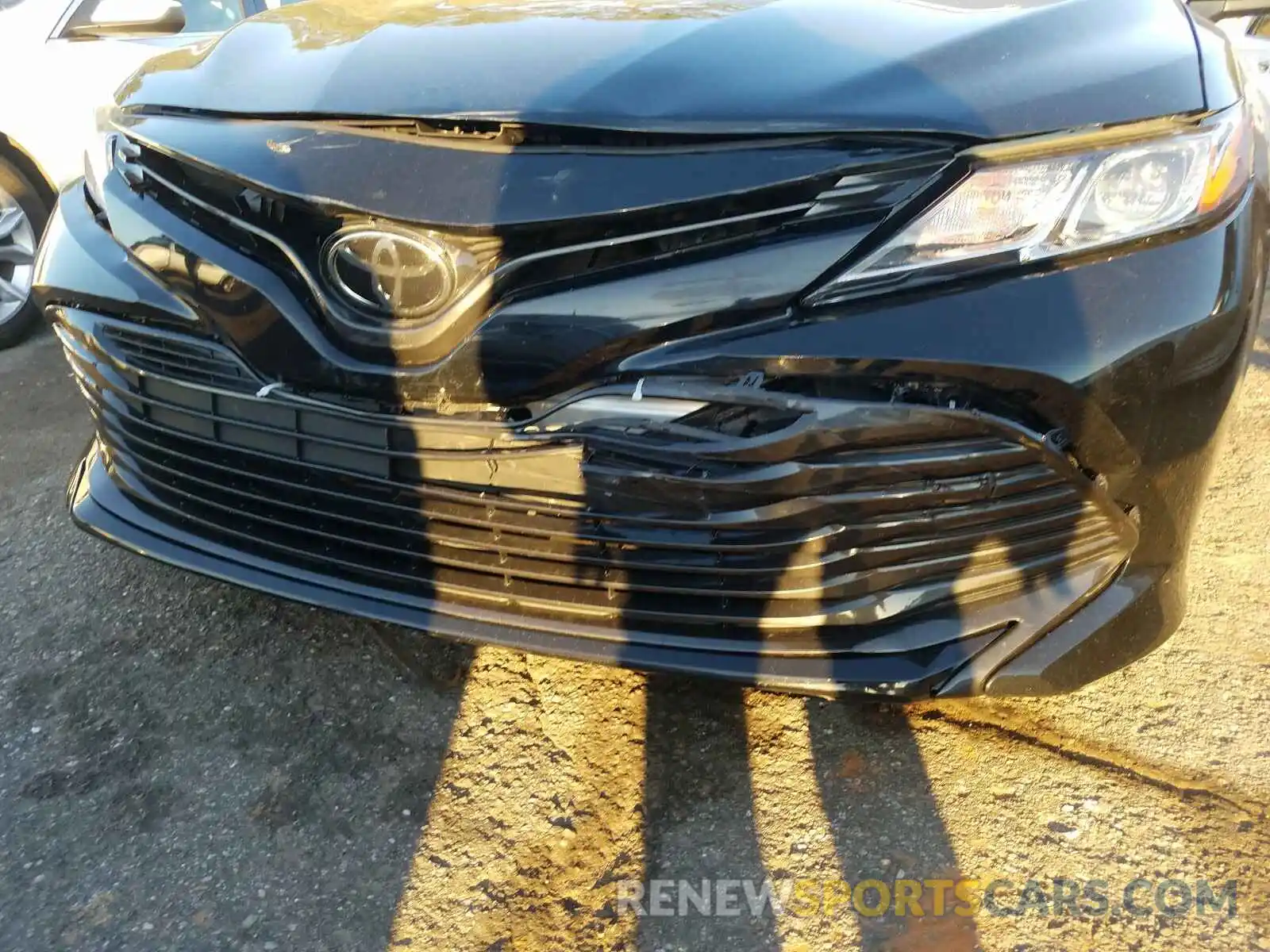 9 Photograph of a damaged car 4T1C11AK6LU886785 TOYOTA CAMRY 2020