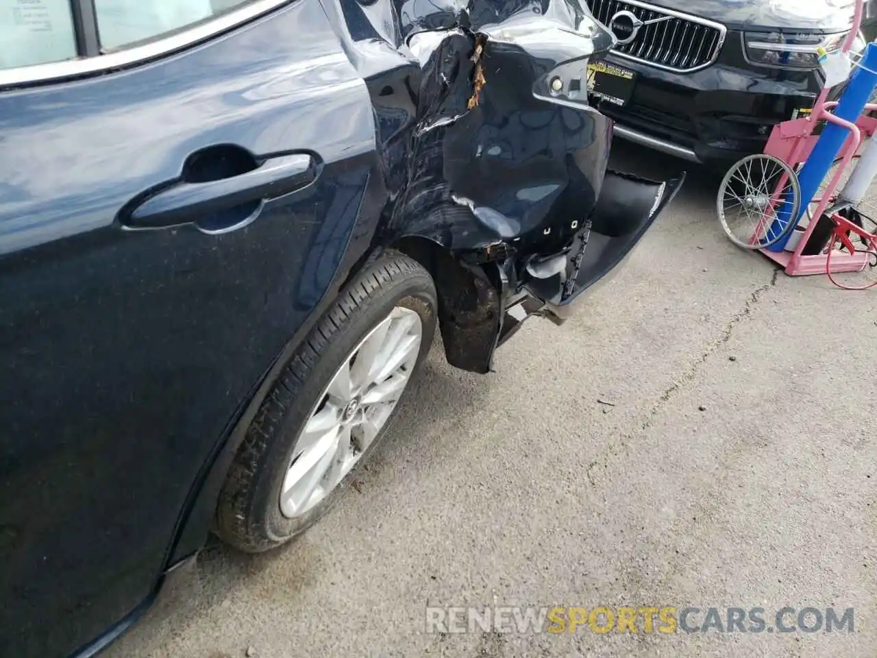 9 Photograph of a damaged car 4T1C11AK6LU899908 TOYOTA CAMRY 2020