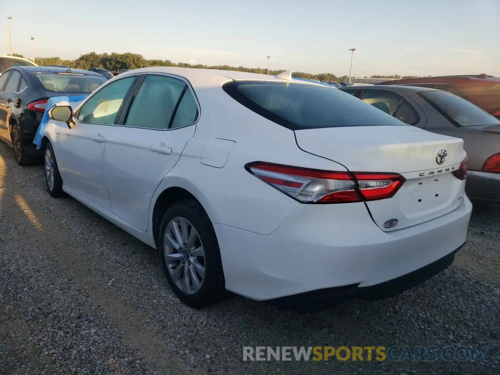 3 Photograph of a damaged car 4T1C11AK6LU899990 TOYOTA CAMRY 2020