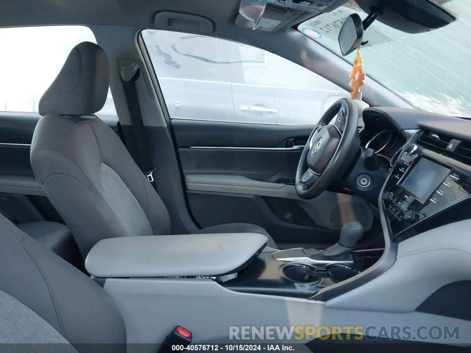 5 Photograph of a damaged car 4T1C11AK6LU911927 TOYOTA CAMRY 2020