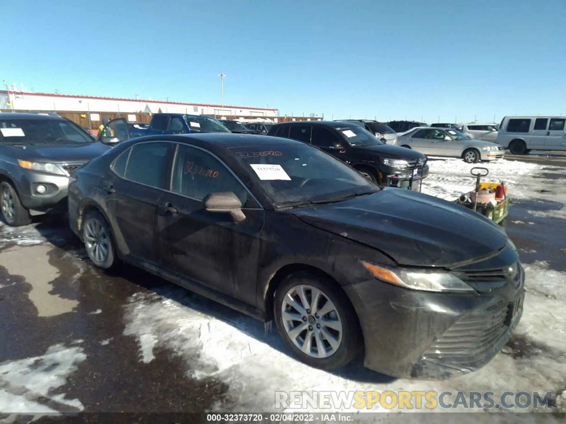 1 Photograph of a damaged car 4T1C11AK6LU915931 TOYOTA CAMRY 2020