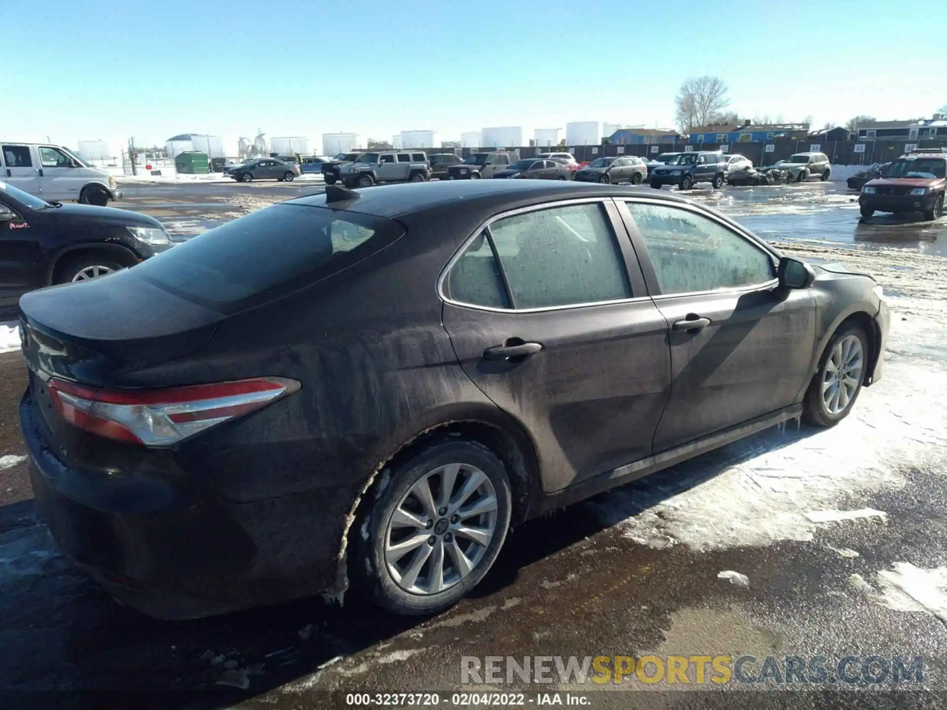 4 Photograph of a damaged car 4T1C11AK6LU915931 TOYOTA CAMRY 2020