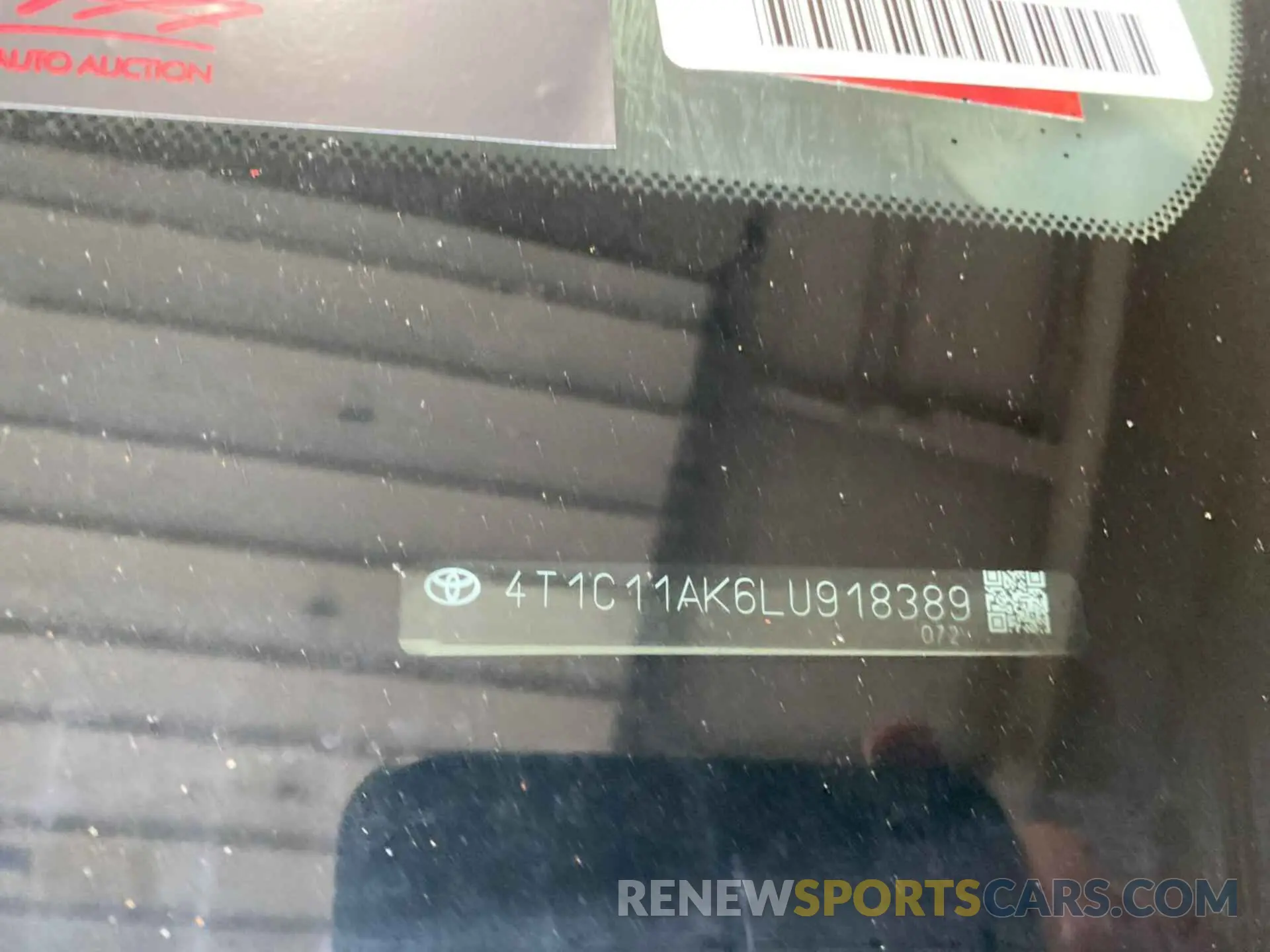 10 Photograph of a damaged car 4T1C11AK6LU918389 TOYOTA CAMRY 2020