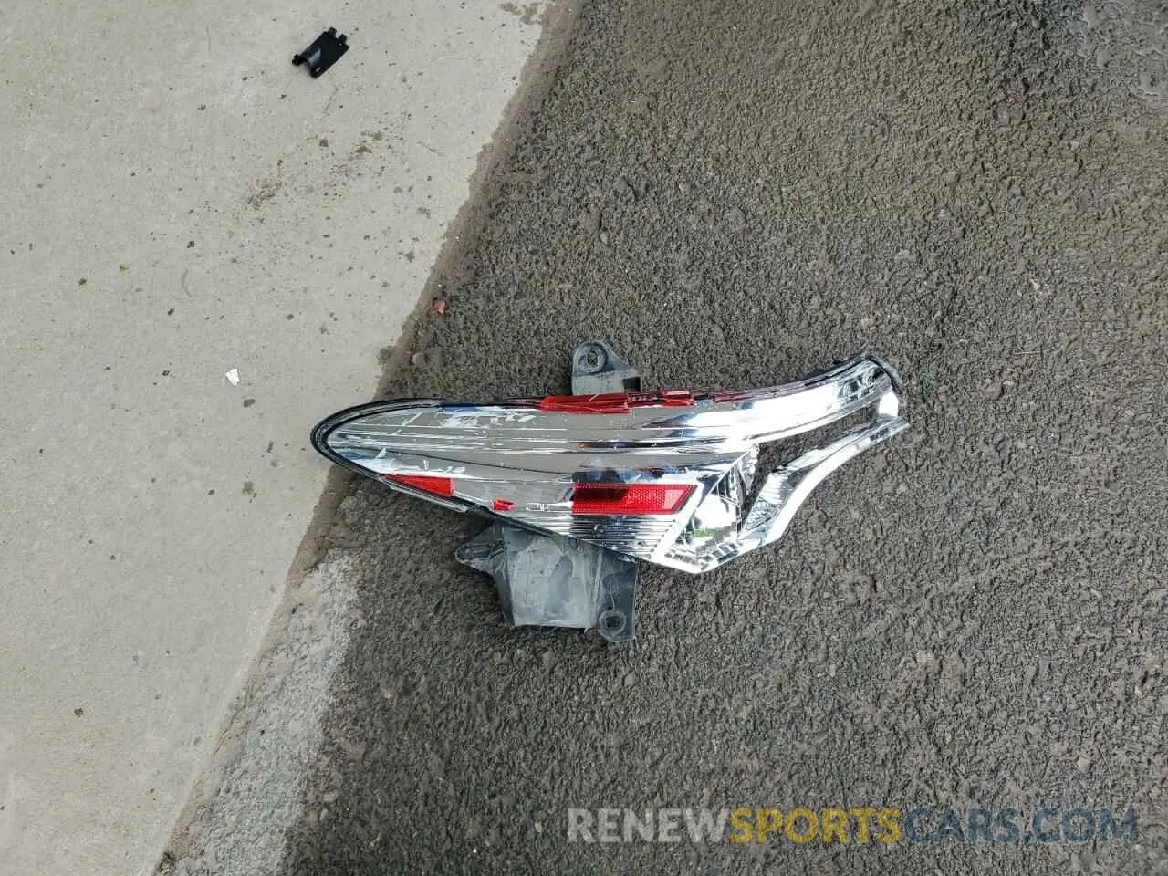 12 Photograph of a damaged car 4T1C11AK6LU920448 TOYOTA CAMRY 2020
