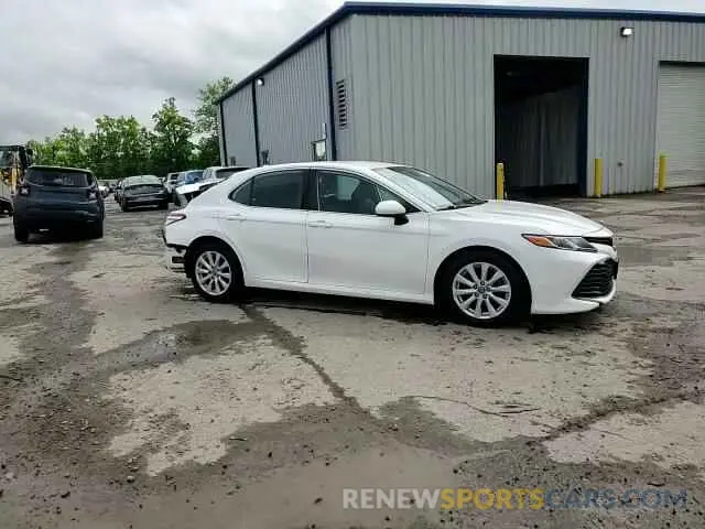 14 Photograph of a damaged car 4T1C11AK6LU920448 TOYOTA CAMRY 2020
