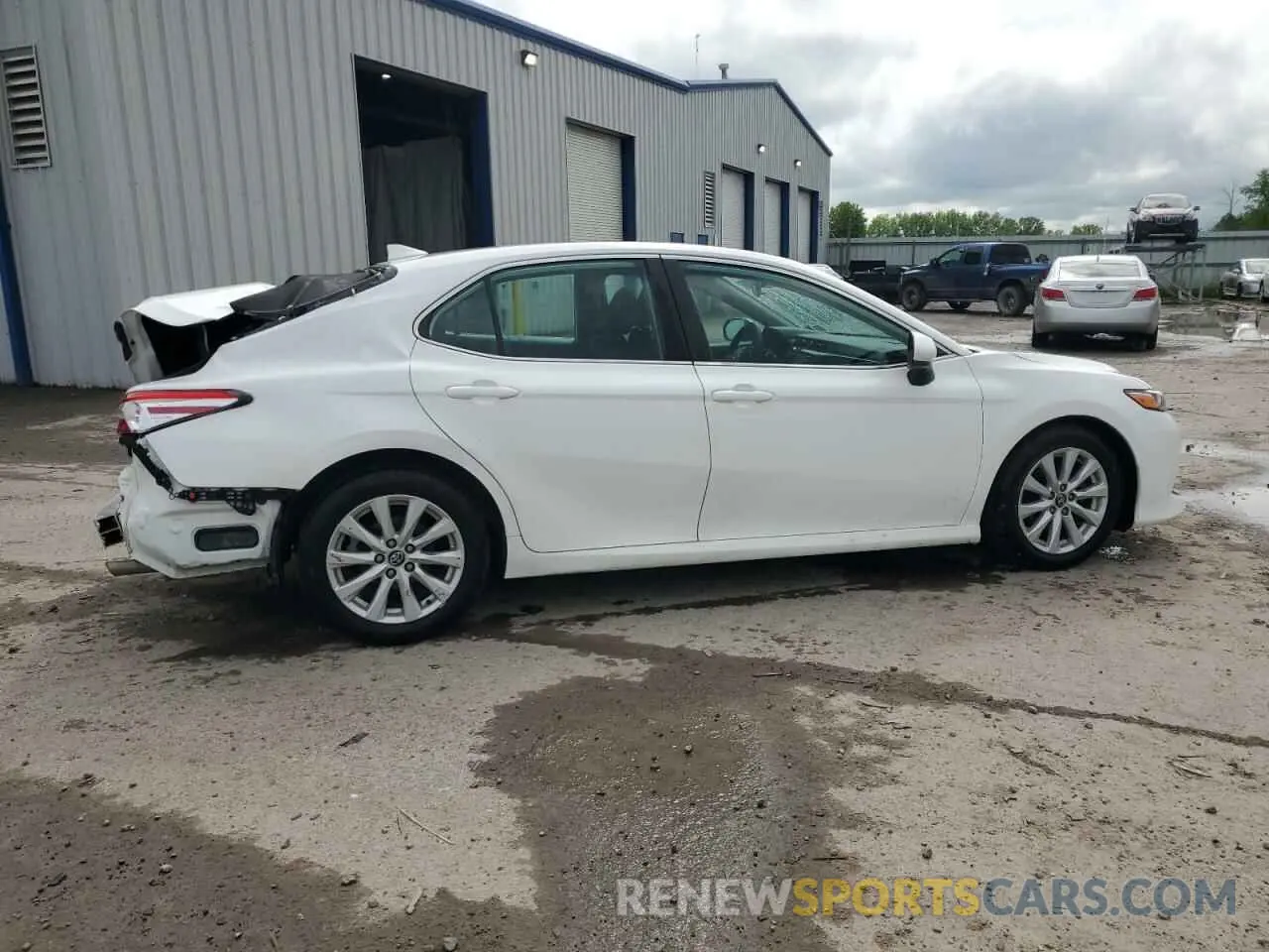3 Photograph of a damaged car 4T1C11AK6LU920448 TOYOTA CAMRY 2020