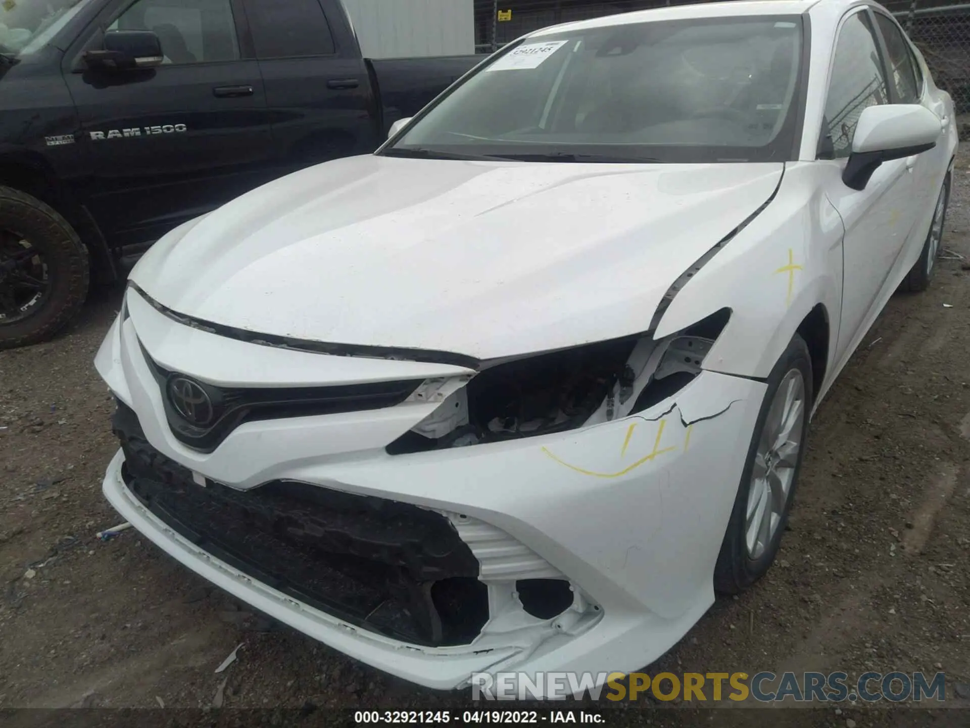 6 Photograph of a damaged car 4T1C11AK6LU927898 TOYOTA CAMRY 2020