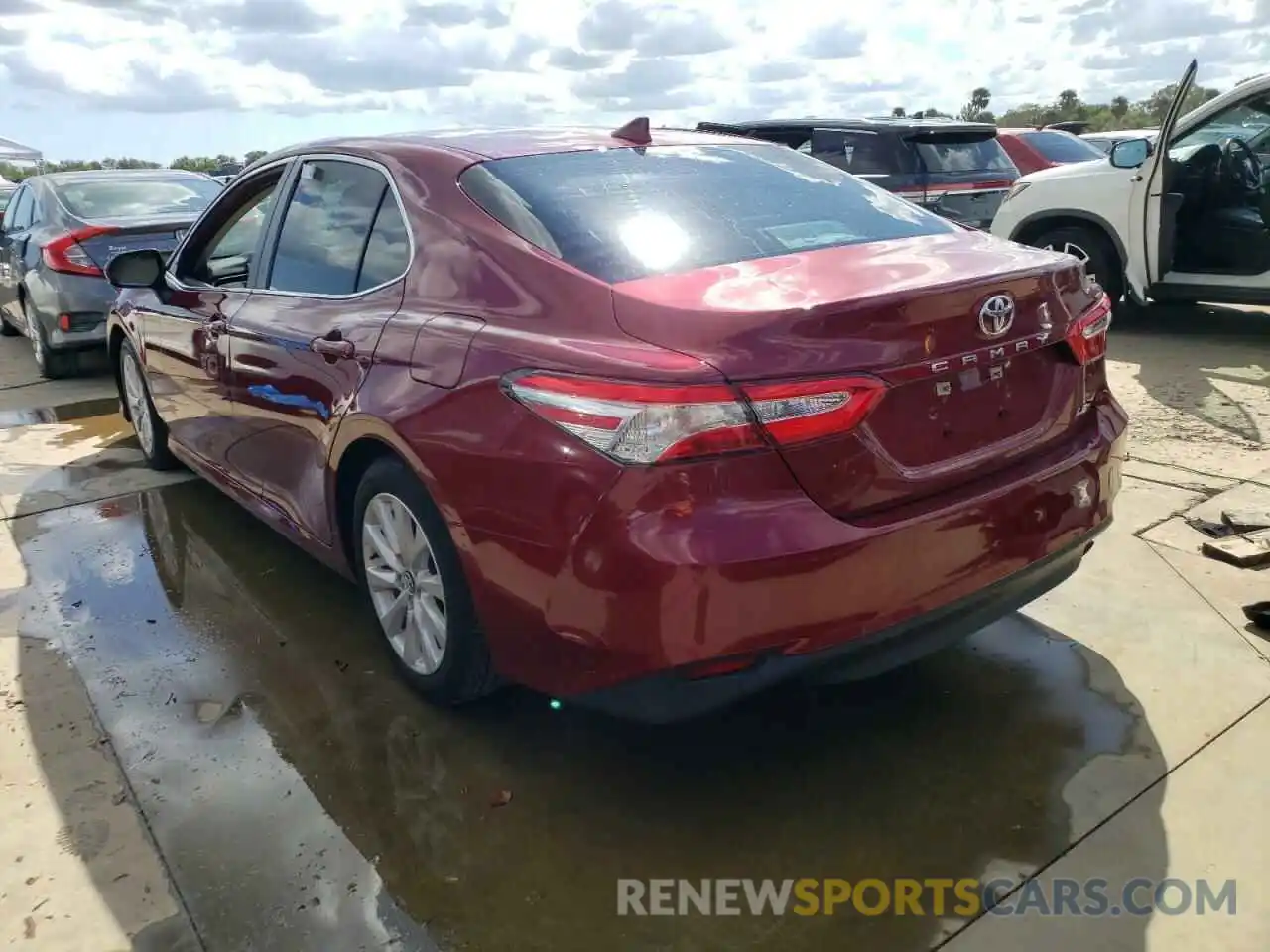 3 Photograph of a damaged car 4T1C11AK6LU938660 TOYOTA CAMRY 2020