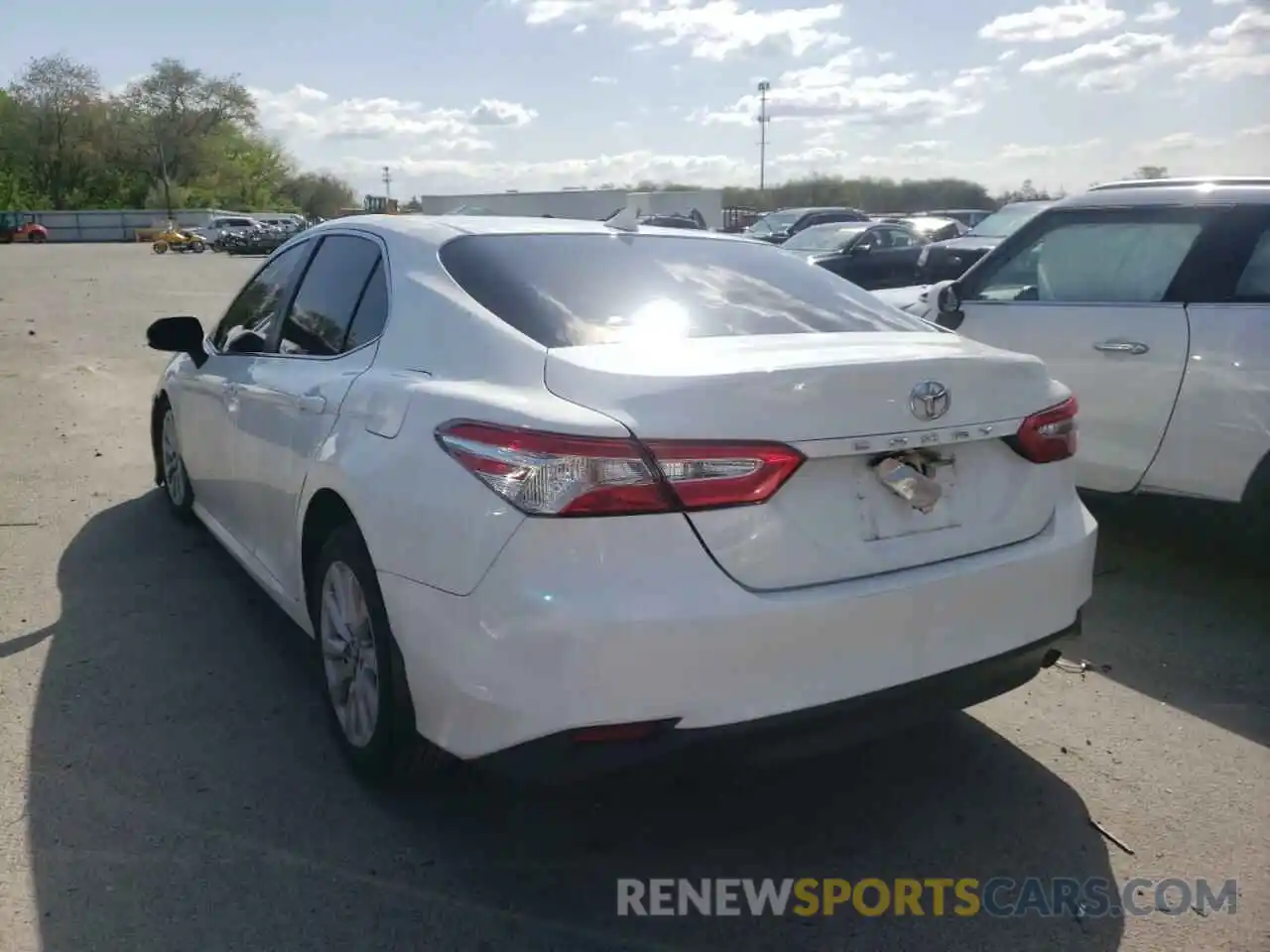 3 Photograph of a damaged car 4T1C11AK6LU939422 TOYOTA CAMRY 2020