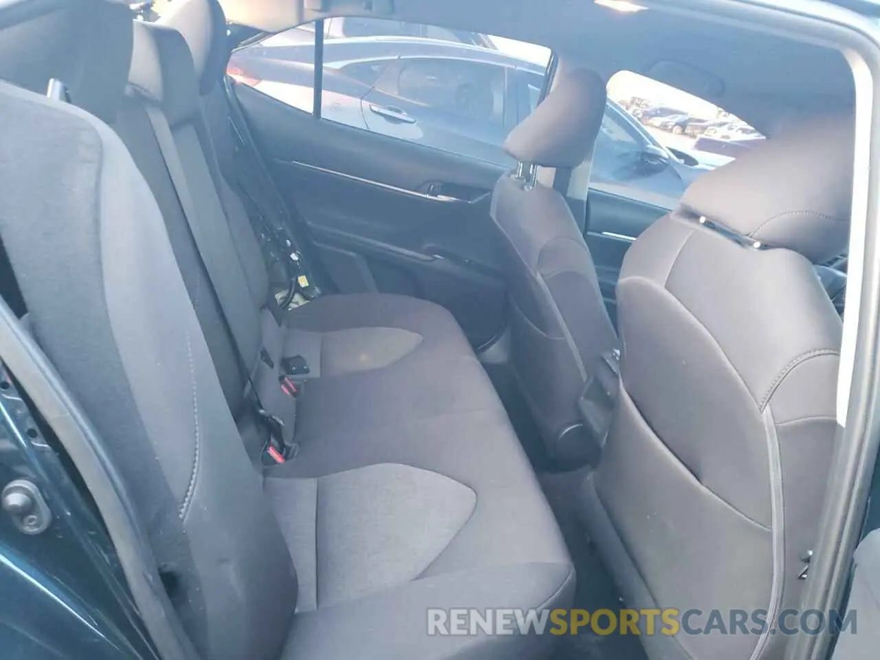 10 Photograph of a damaged car 4T1C11AK6LU939968 TOYOTA CAMRY 2020