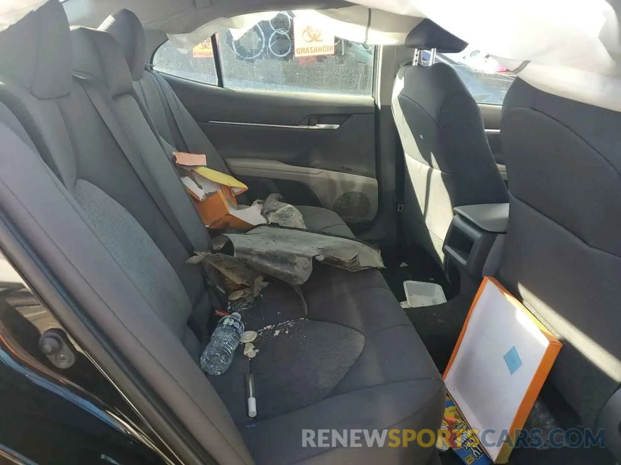 10 Photograph of a damaged car 4T1C11AK6LU940263 TOYOTA CAMRY 2020