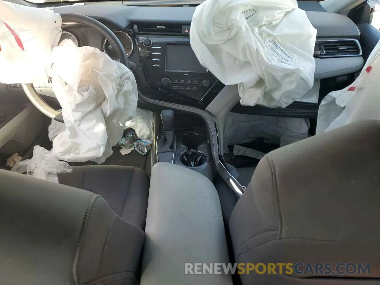 8 Photograph of a damaged car 4T1C11AK6LU940263 TOYOTA CAMRY 2020