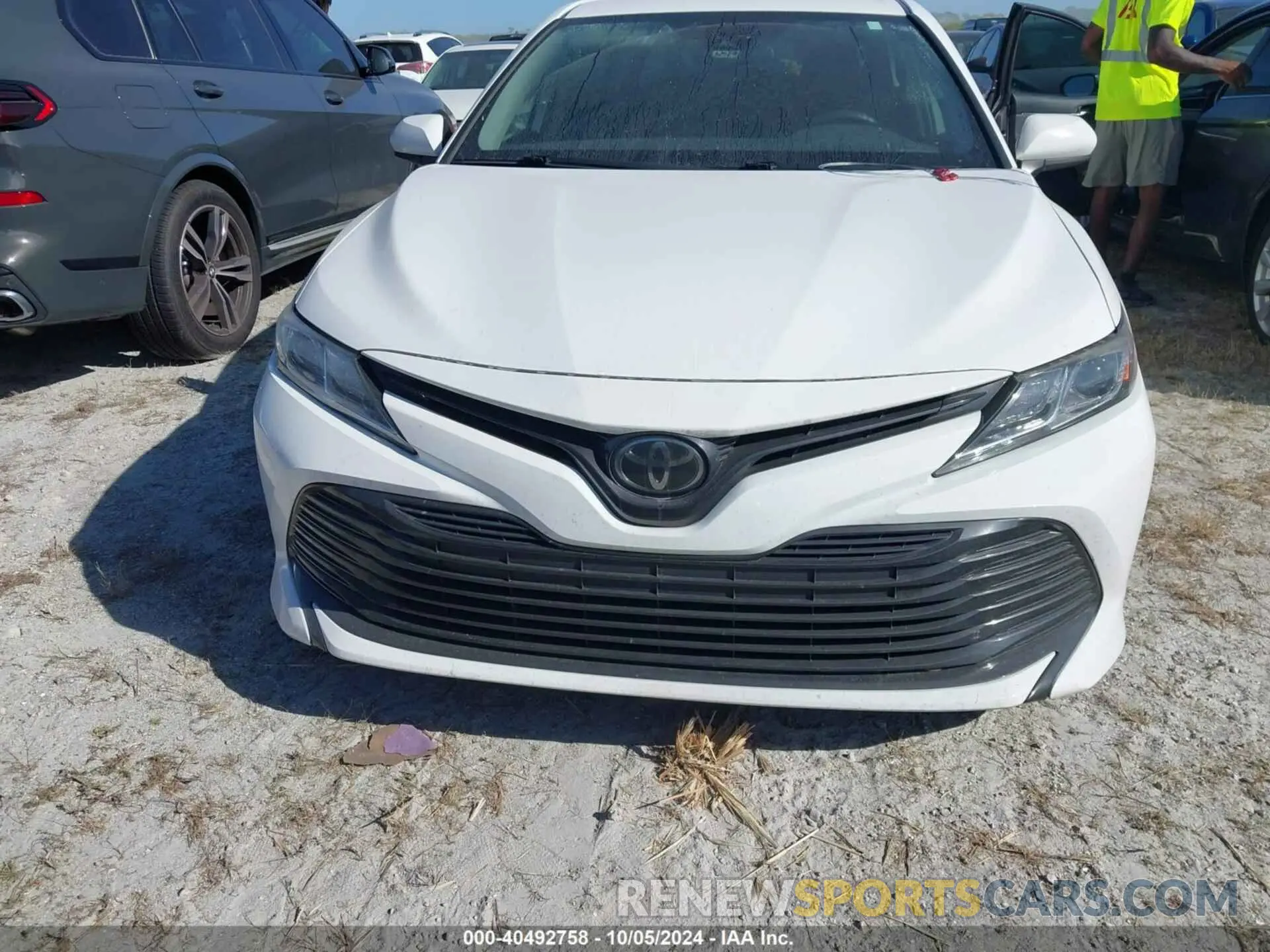 11 Photograph of a damaged car 4T1C11AK6LU954101 TOYOTA CAMRY 2020