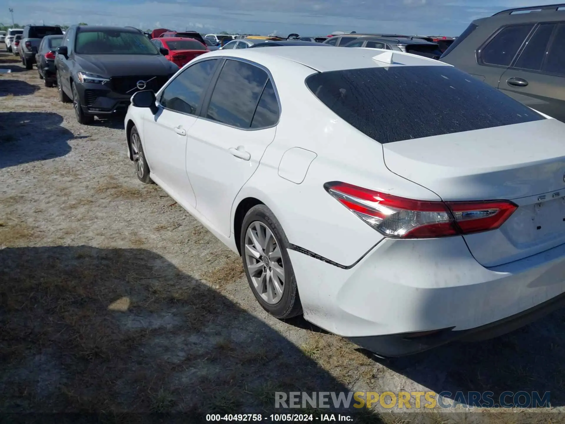 3 Photograph of a damaged car 4T1C11AK6LU954101 TOYOTA CAMRY 2020