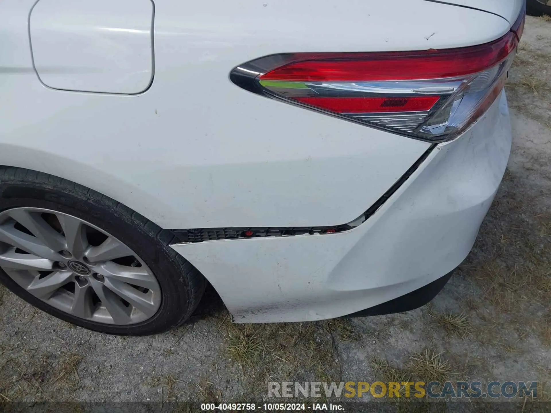 6 Photograph of a damaged car 4T1C11AK6LU954101 TOYOTA CAMRY 2020