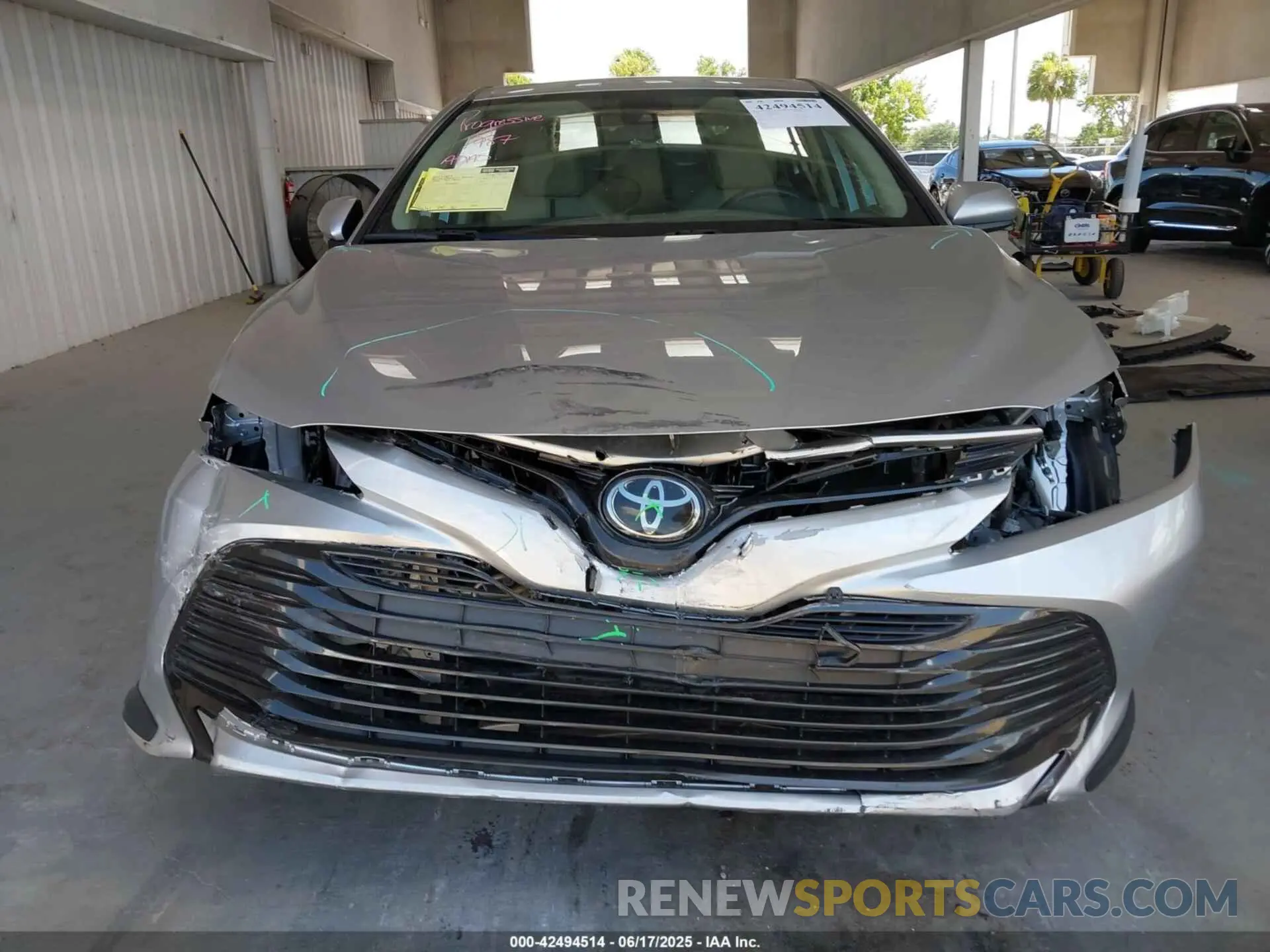 13 Photograph of a damaged car 4T1C11AK6LU956883 TOYOTA CAMRY 2020