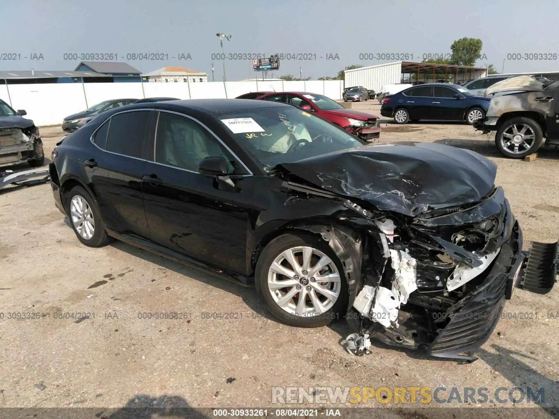 1 Photograph of a damaged car 4T1C11AK6LU957774 TOYOTA CAMRY 2020