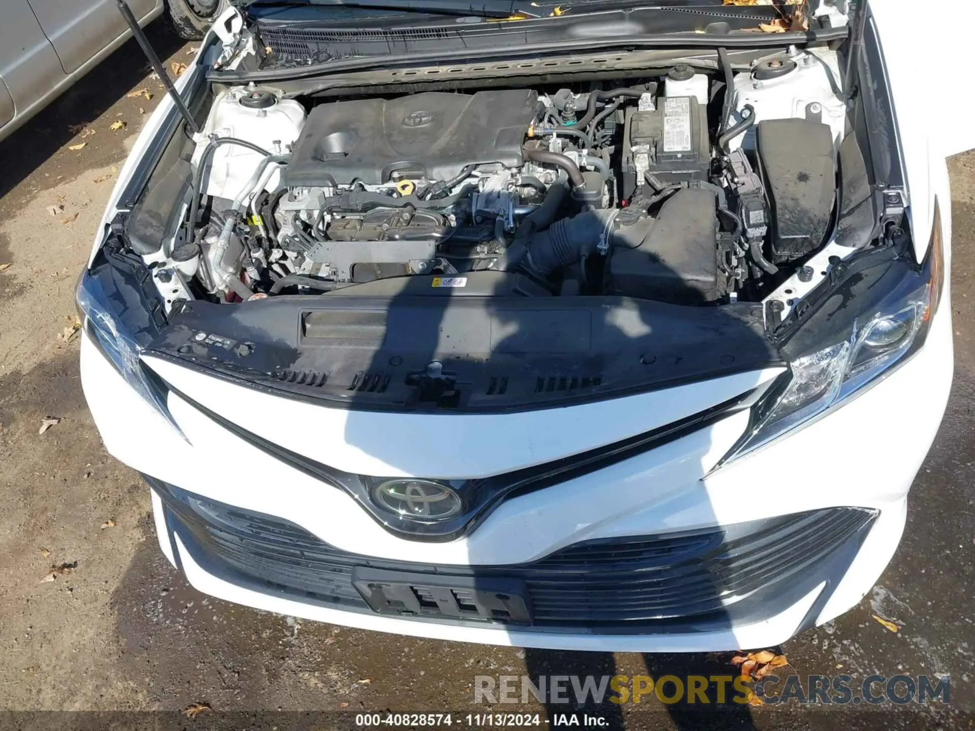 10 Photograph of a damaged car 4T1C11AK6LU975708 TOYOTA CAMRY 2020