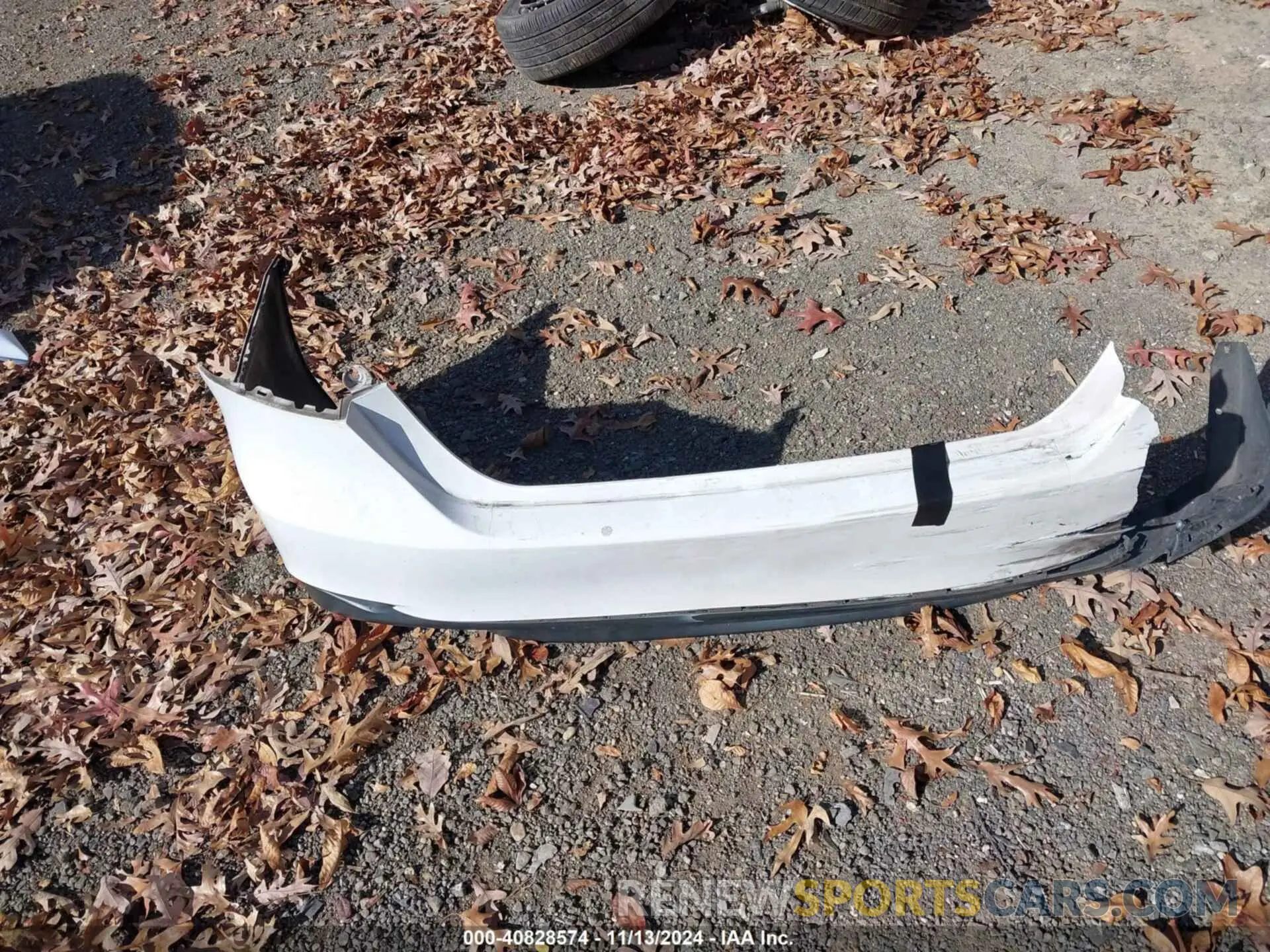12 Photograph of a damaged car 4T1C11AK6LU975708 TOYOTA CAMRY 2020