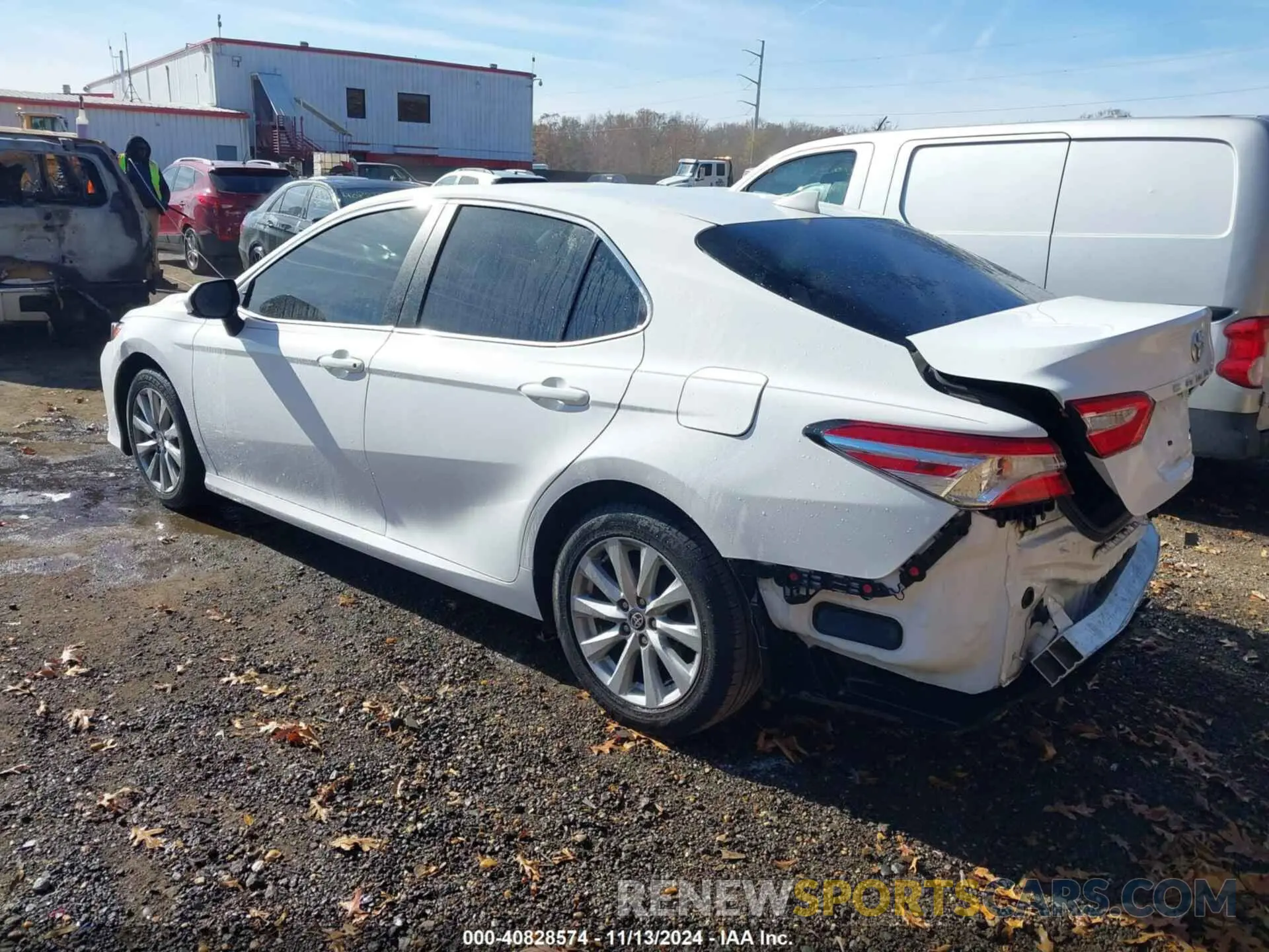 3 Photograph of a damaged car 4T1C11AK6LU975708 TOYOTA CAMRY 2020
