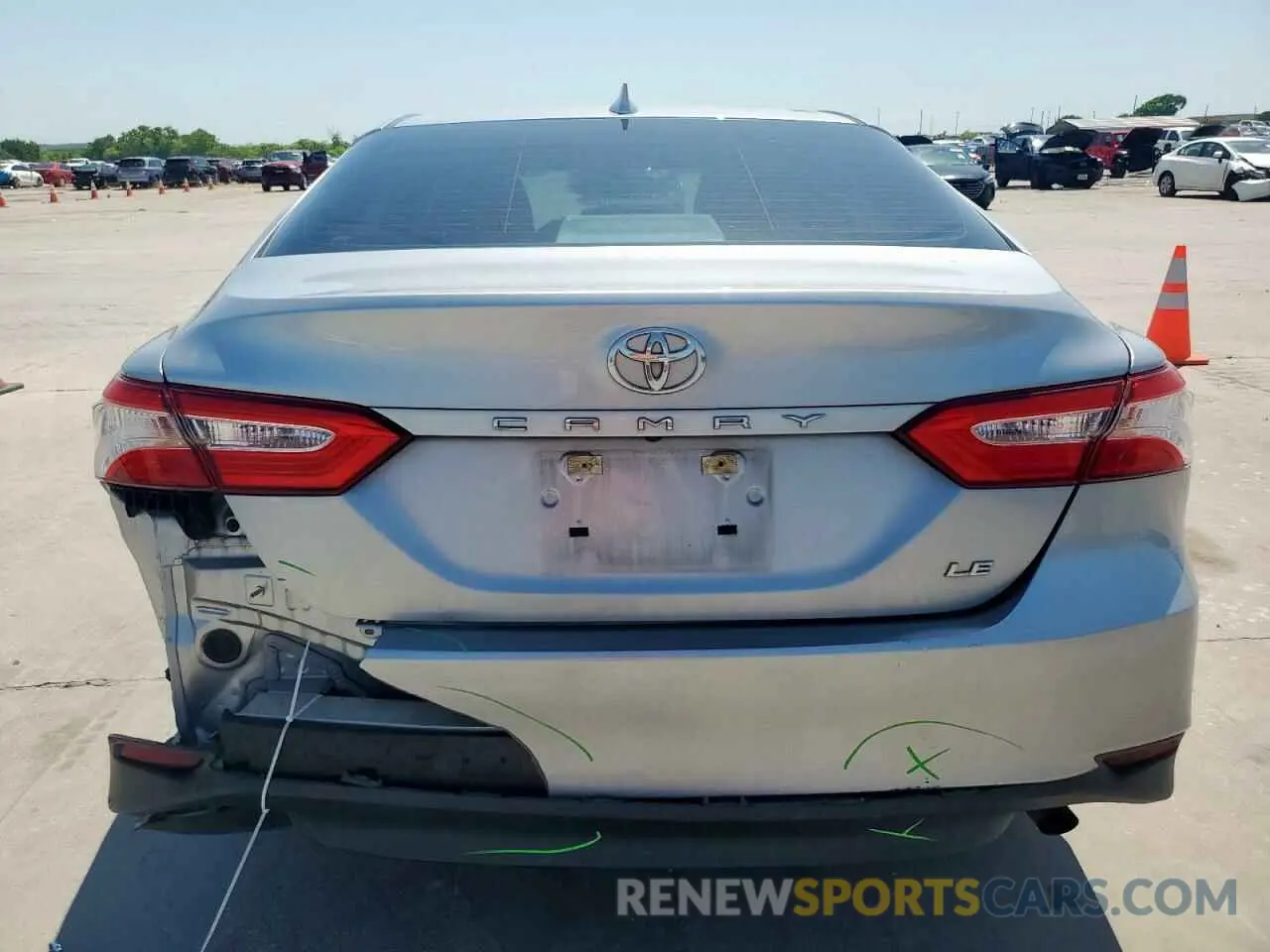 6 Photograph of a damaged car 4T1C11AK6LU985512 TOYOTA CAMRY 2020