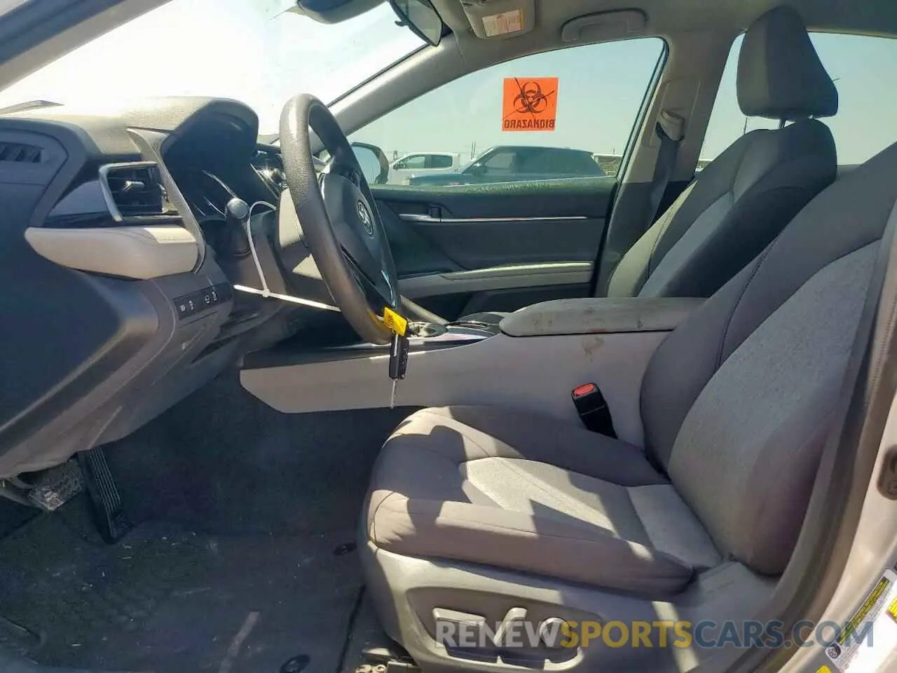 7 Photograph of a damaged car 4T1C11AK6LU985512 TOYOTA CAMRY 2020