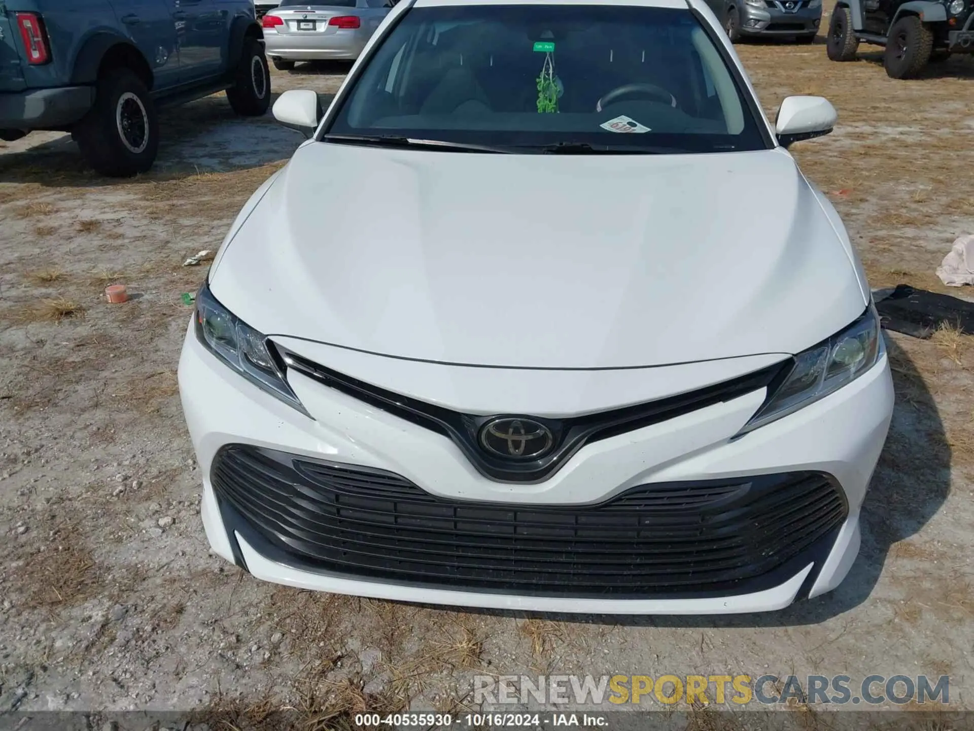 12 Photograph of a damaged car 4T1C11AK6LU991732 TOYOTA CAMRY 2020