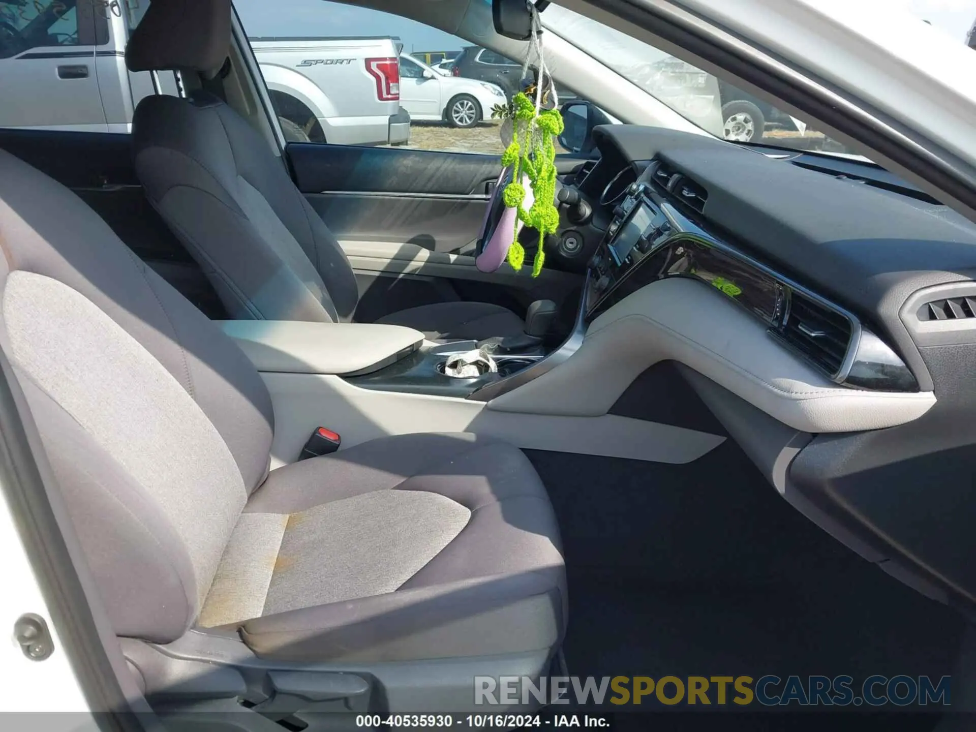5 Photograph of a damaged car 4T1C11AK6LU991732 TOYOTA CAMRY 2020