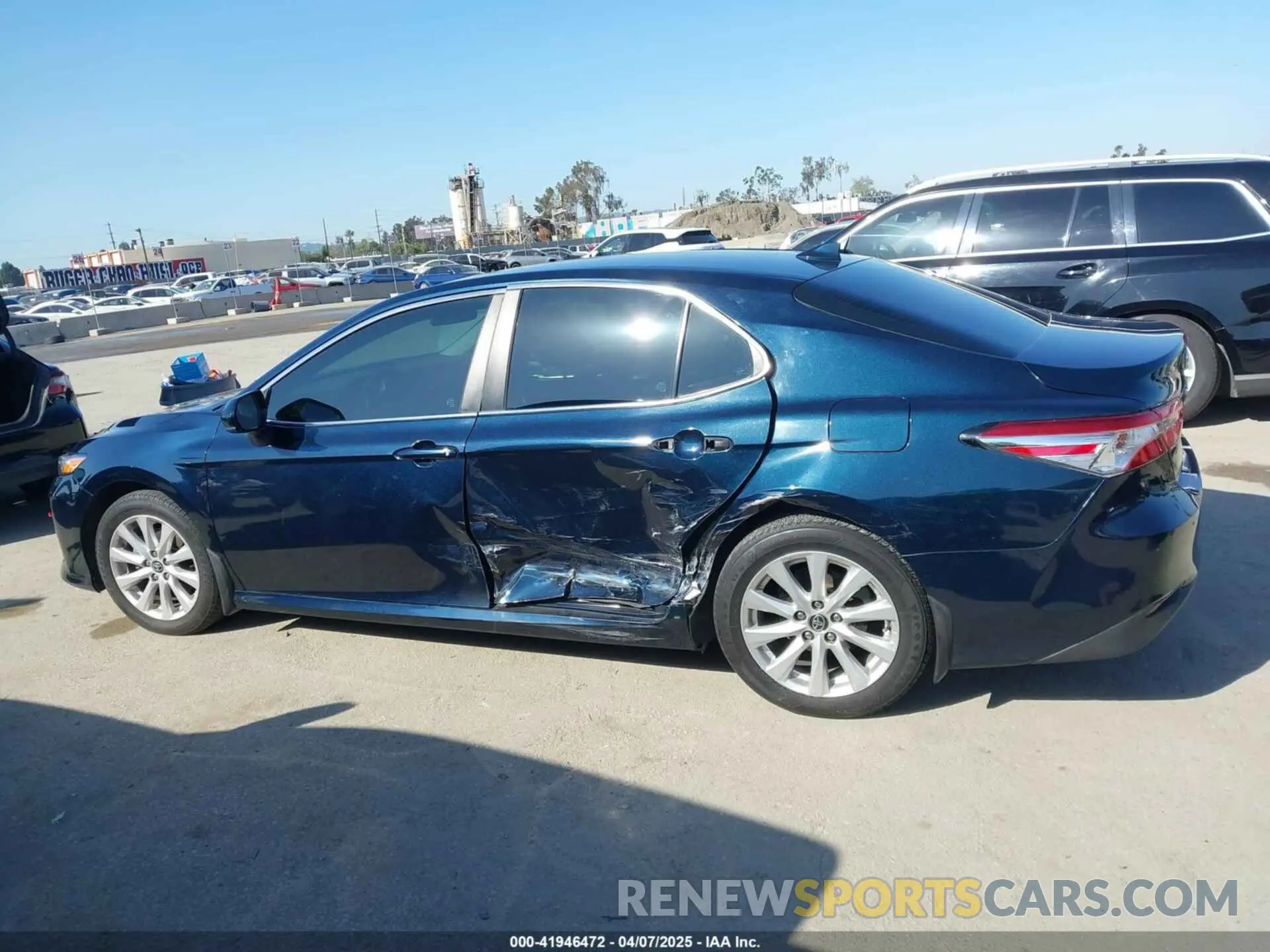 14 Photograph of a damaged car 4T1C11AK6LU994601 TOYOTA CAMRY 2020